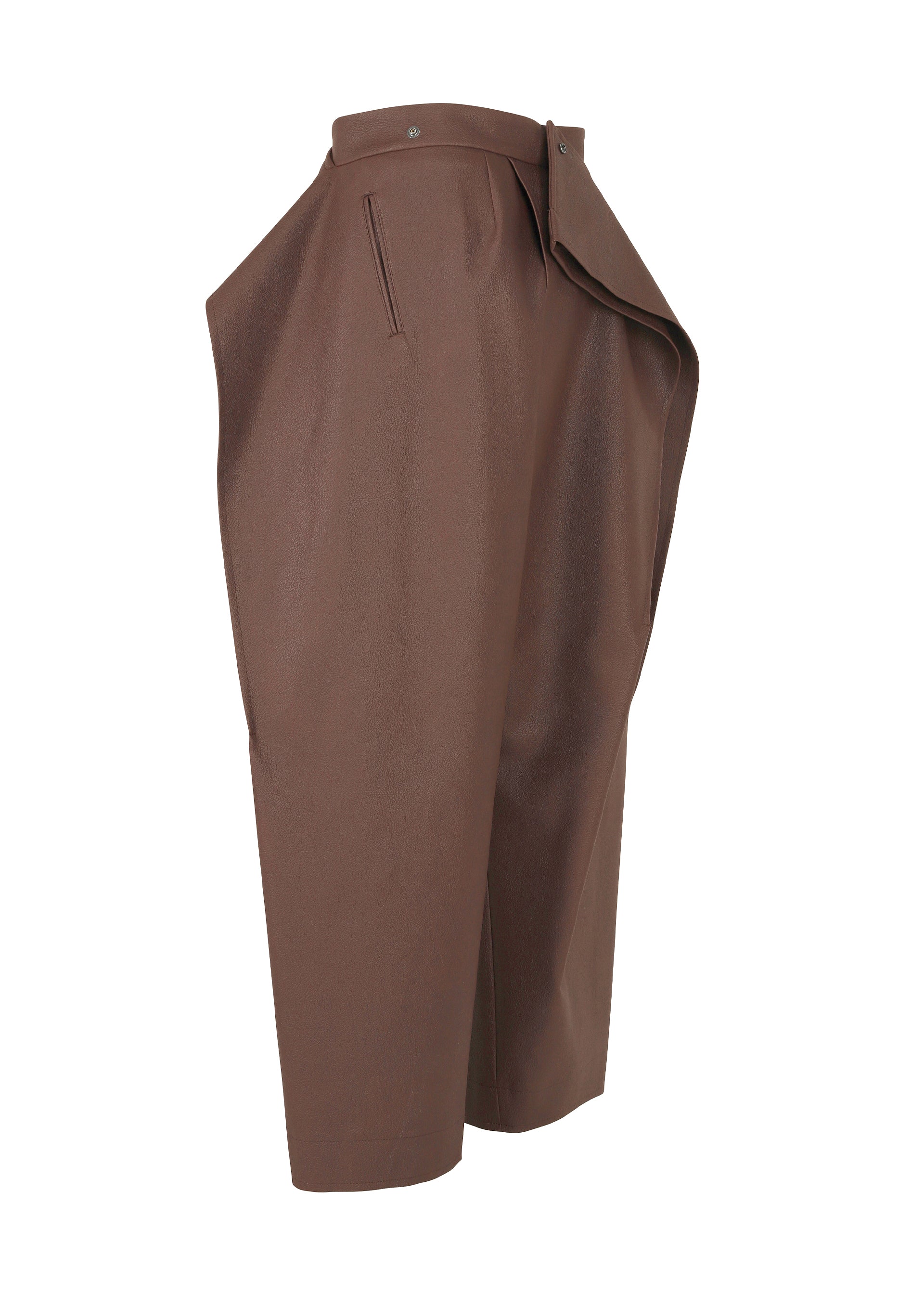 PRONOUNCED BODY – ISSEY MIYAKE ONLINE STORE