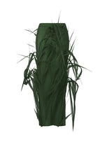 The ISSEY MIYAKE URBAN JUNGLE skirt features a dark green, grass-inspired design with long, pointed leaves extending outward for a natural, organic look against a white background. - DARK GREEN （no.63）