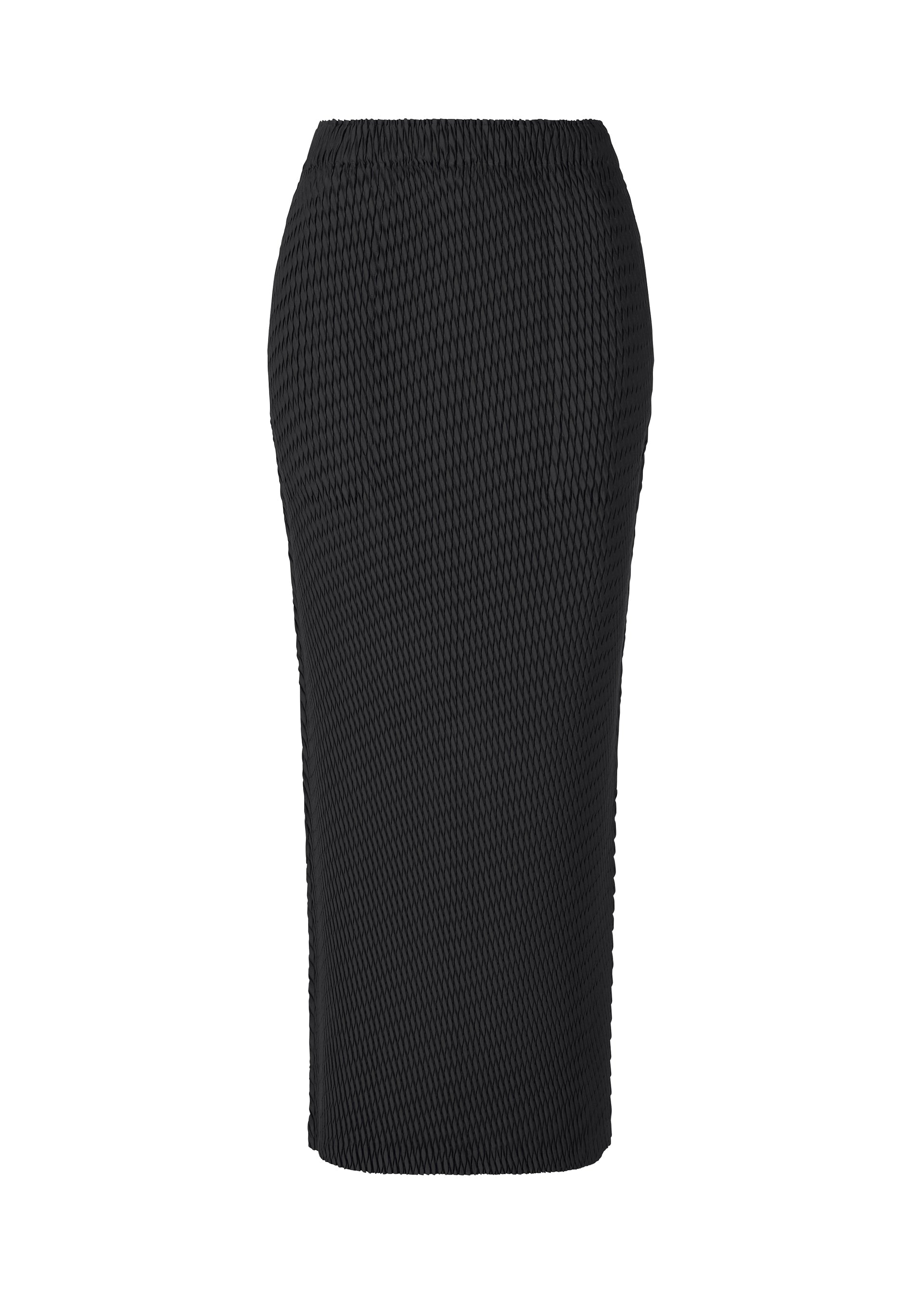 Zoomed view The SLEEK PLEATS skirt by ISSEY MIYAKE is a black, high-waisted pencil skirt with a glossy honeycomb-textured finish and a fitted silhouette, shown against a white background. - BLACK （no.15）