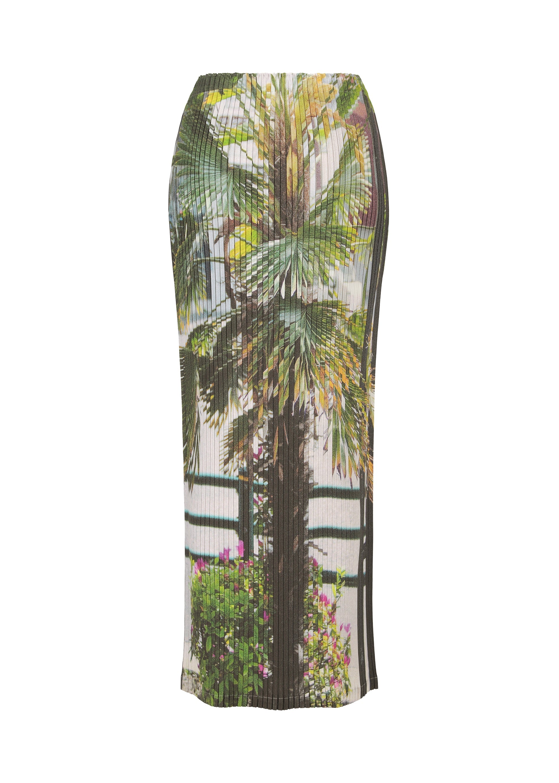 Zoomed view The ISSEY MIYAKE URBAN JUNGLE PLEATS is a pleated, fitted long skirt showcasing a vivid jungle print with palm trees and colorful flowers on a light background.
