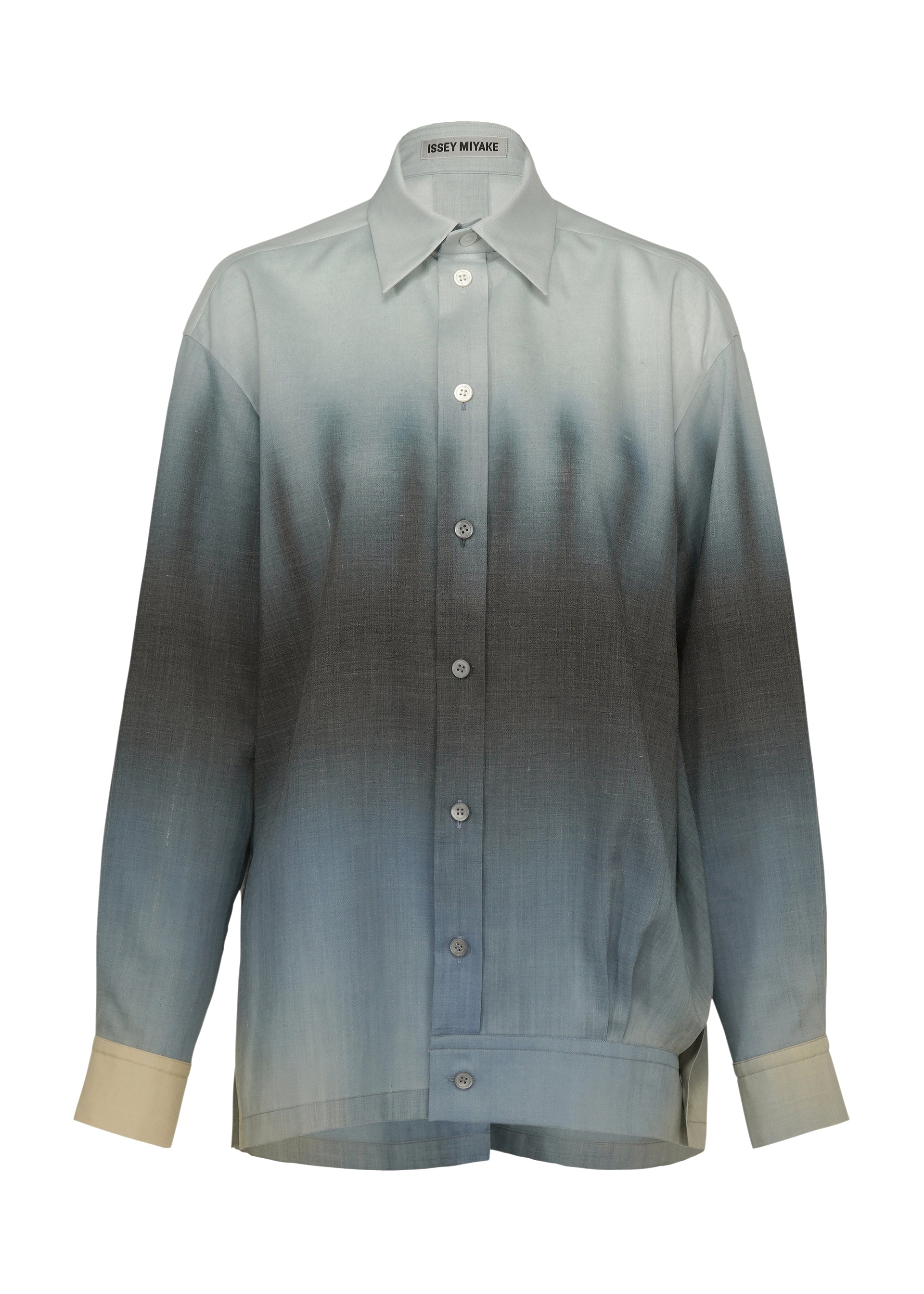 Zoomed view ISSEY MIYAKE's PLUMAGE is a collared, long-sleeve button-up shirt featuring a gradient feather design that transitions from light gray at the edges to dark gray and blue at the center. - STARLING （no.97）