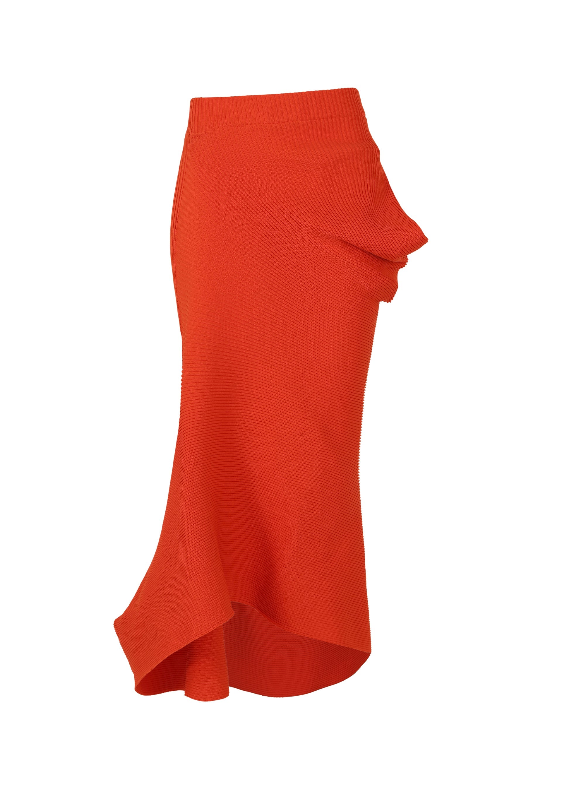 Zoomed view The ISSEY MIYAKE LIFE FORM is a high-waisted orange knit skirt crafted from recycled polyester, with a ribbed texture, asymmetrical hem, and side ruffle—easy care and shown on a white background. - MACAW RED （no.28）