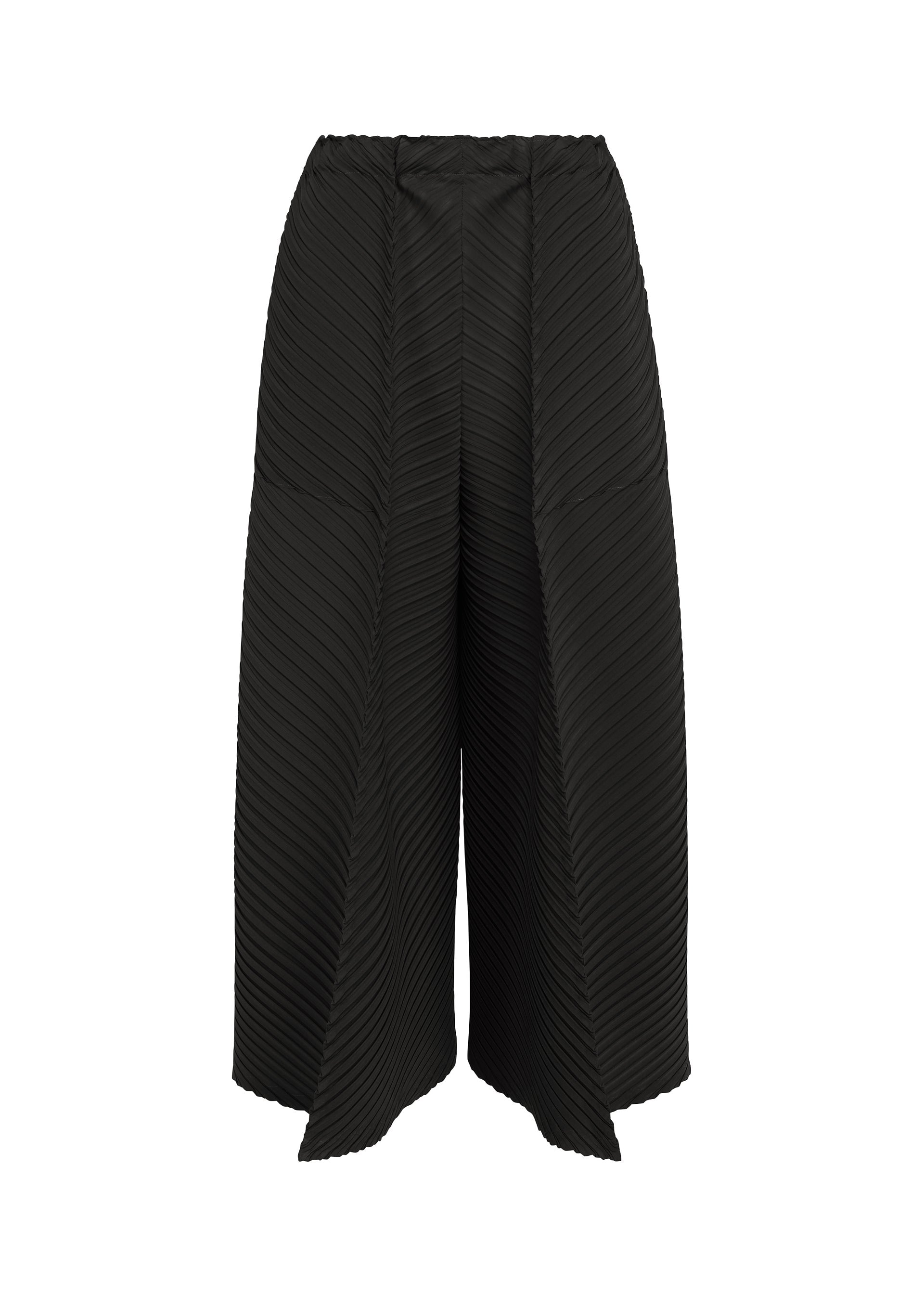 Zoomed view The “TUBULAR PLEATS” culottes by ISSEY MIYAKE are crafted from luxurious crepe de chine in black, featuring a high waist, elegant diagonal pleating, and an overlapping front panel design for added sophistication. - BLACK （no.15）