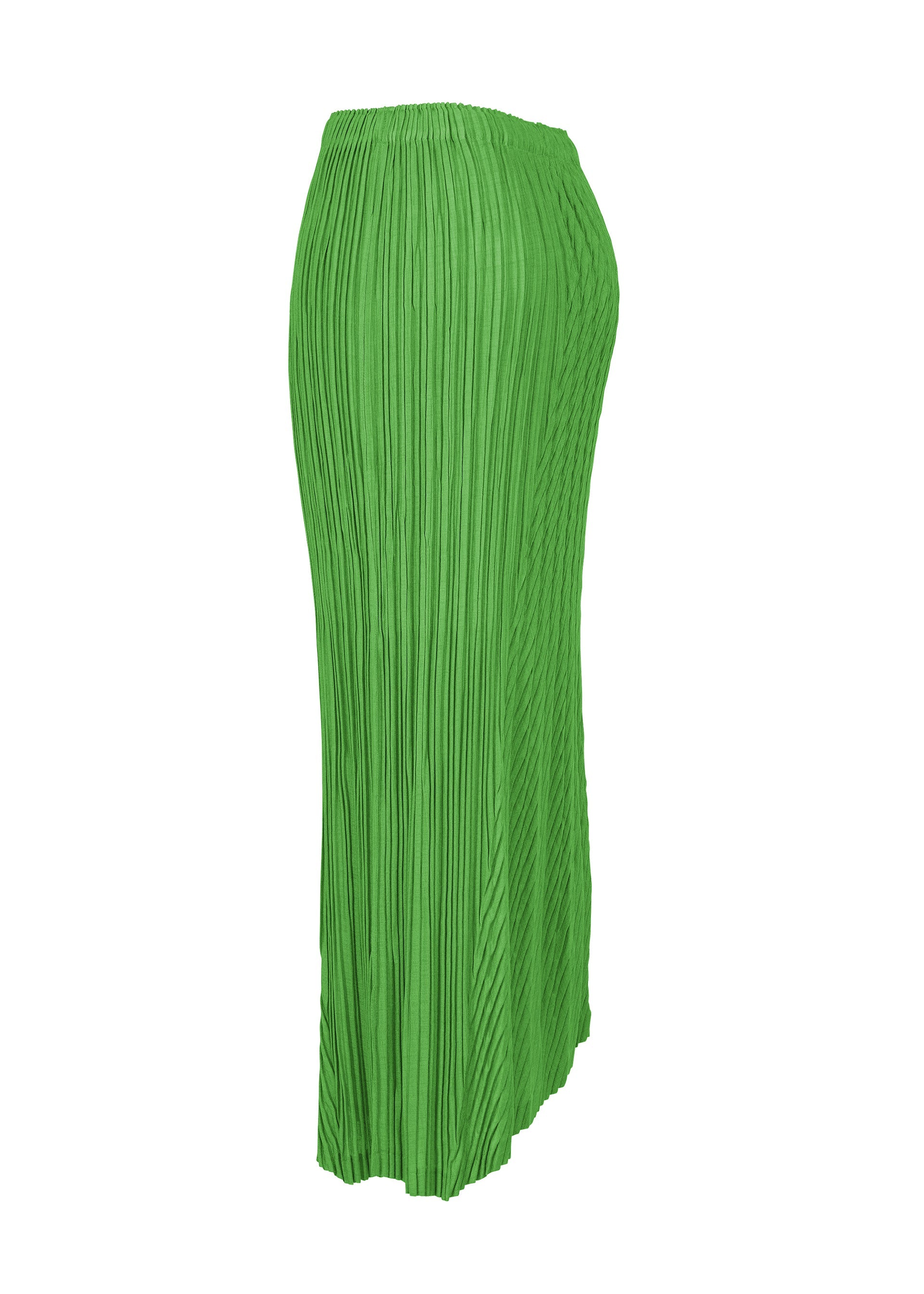 Zoomed view The UNFURLING PLEATS skirt by ISSEY MIYAKE is a long, high-waisted green piece with diagonal Keshi pleats and a flowing silhouette, shown against a white background.