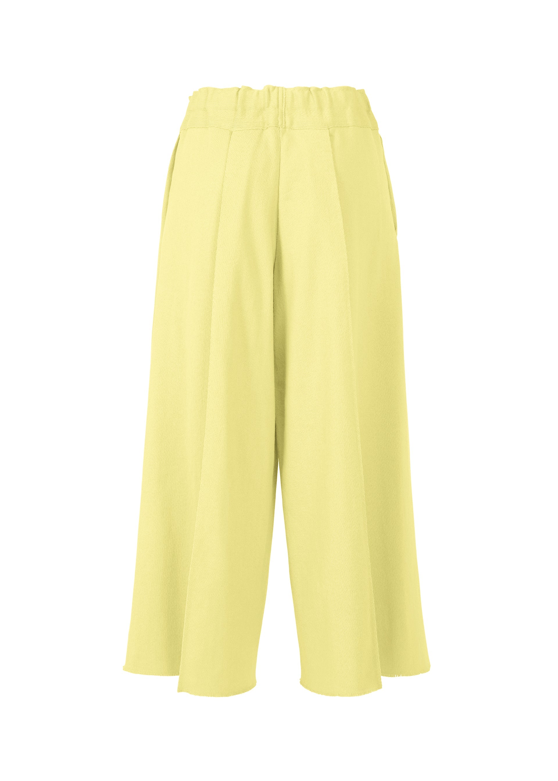 Zoomed view CAMPAGNE wide-leg, high-waisted yellow culotte pants by ISSEY MIYAKE, made from stretchy A-POC material with an elastic waistband and side pockets, displayed on a white background.