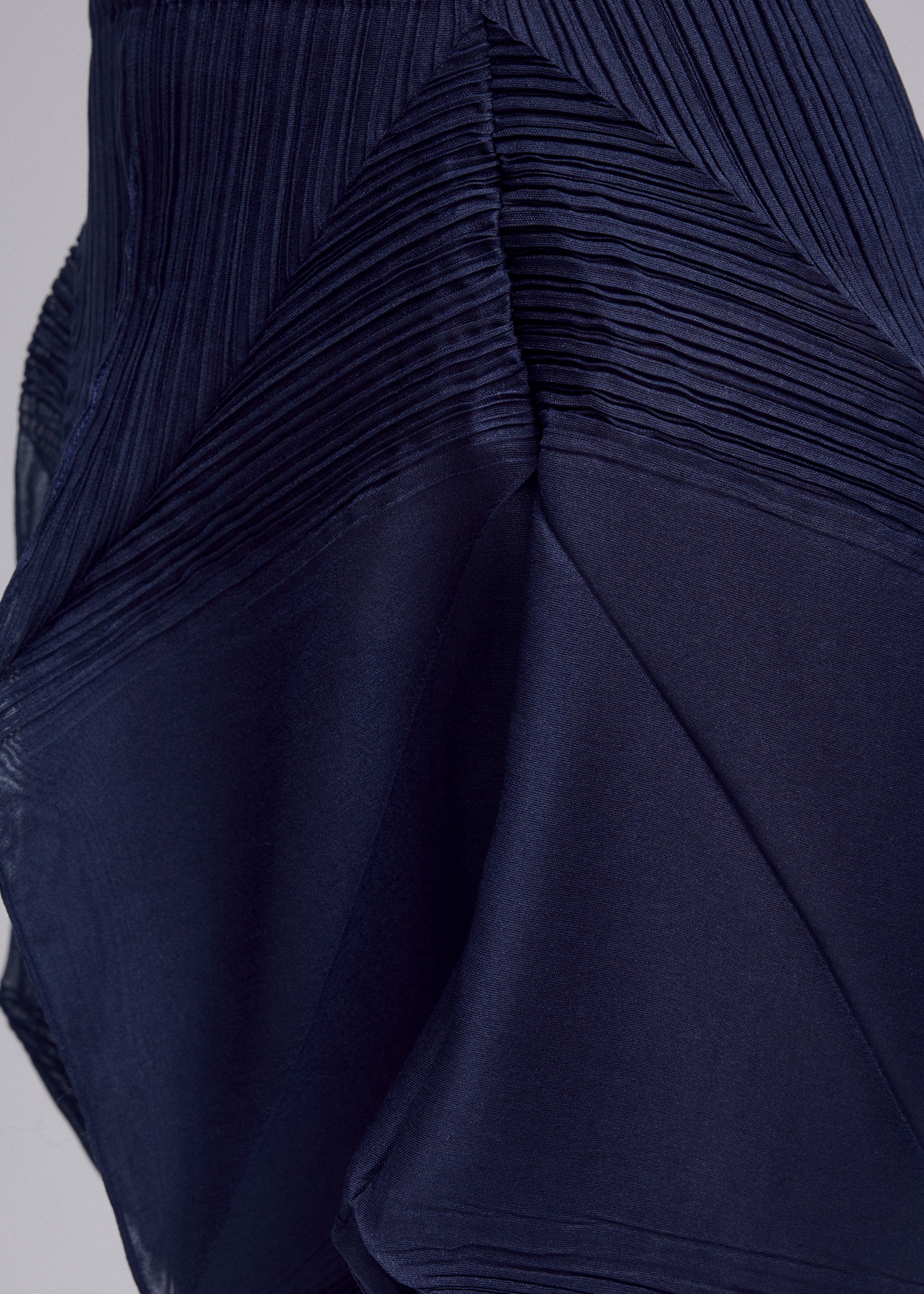 SHADE AND SHADED_NY – ISSEY MIYAKE ONLINE STORE