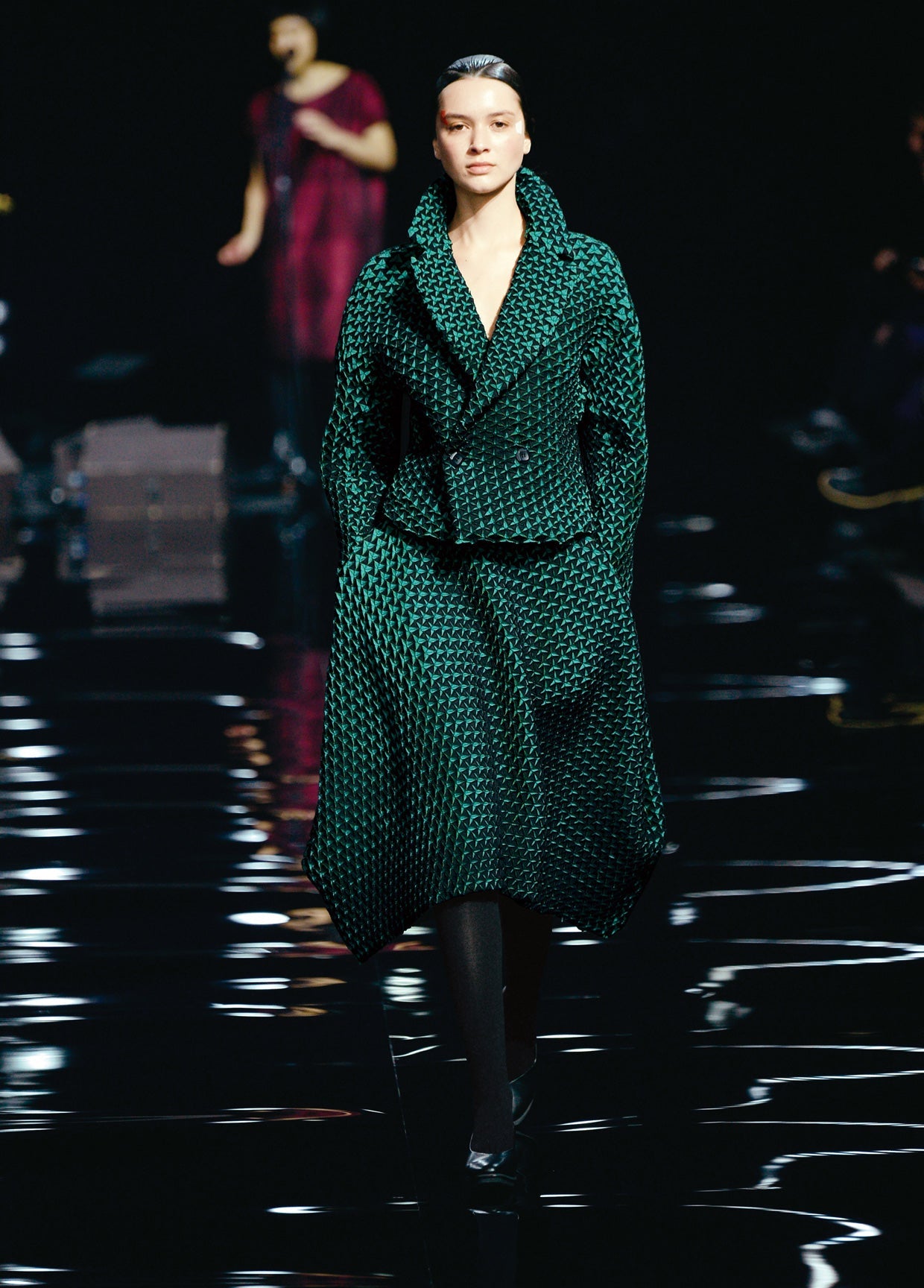 ISSEY MIYAKE COLLECTIONS AUTUMN WINTER 2015 – ISSEY MIYAKE ONLINE