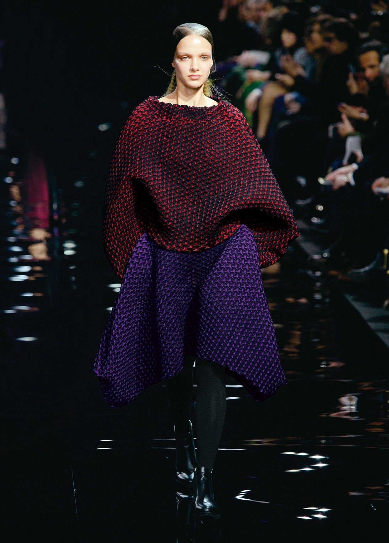 ISSEY MIYAKE COLLECTIONS AUTUMN WINTER 2015 – ISSEY MIYAKE ONLINE