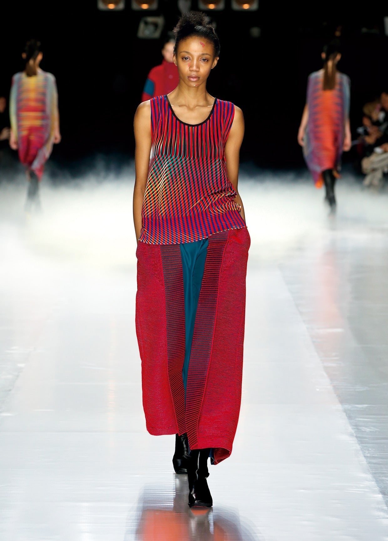 ISSEY MIYAKE COLLECTIONS AUTUMN WINTER 2016 – ISSEY MIYAKE ONLINE
