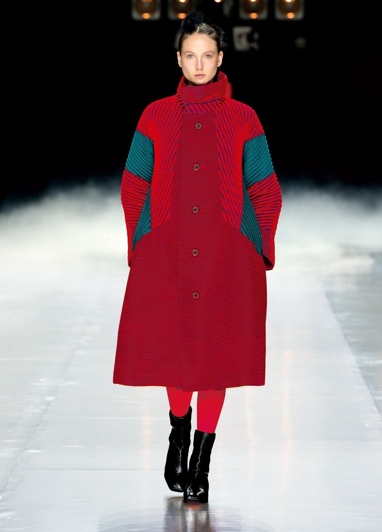 ISSEY MIYAKE COLLECTIONS AUTUMN WINTER 2016 – ISSEY MIYAKE ONLINE
