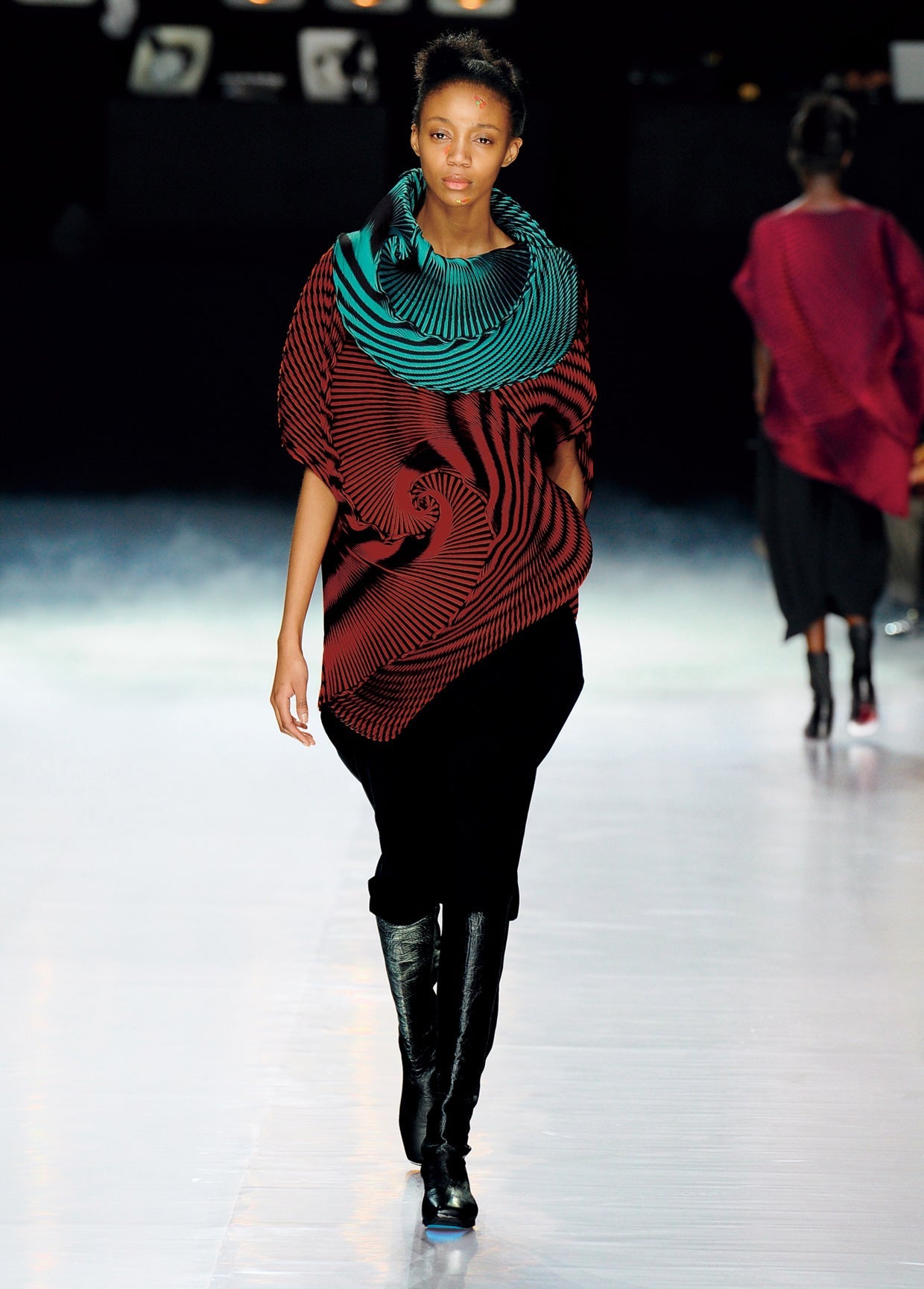 ISSEY MIYAKE COLLECTIONS AUTUMN WINTER 2016 – ISSEY MIYAKE ONLINE