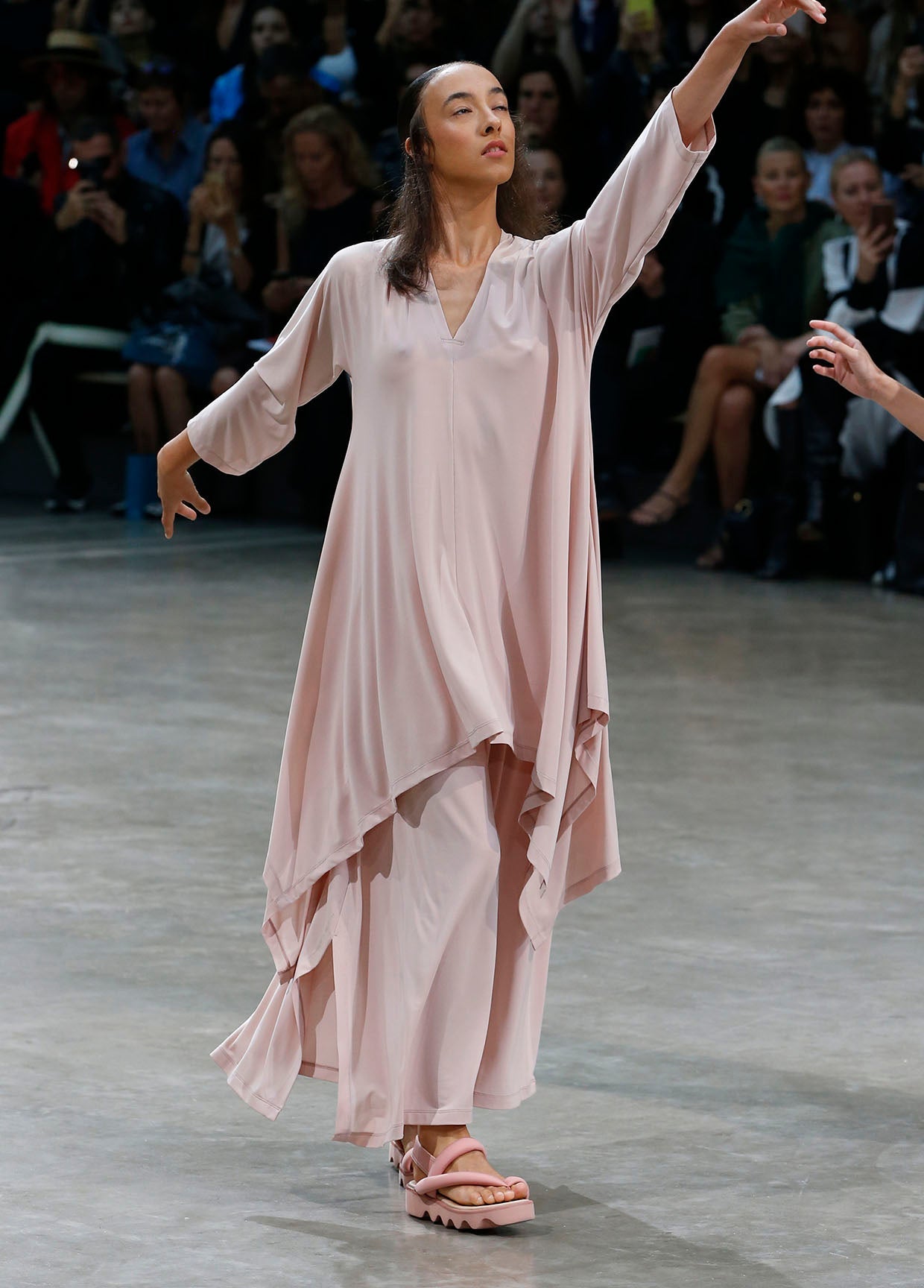 ISSEY MIYAKE COLLECTIONS SPRING SUMMER 2020 – ISSEY MIYAKE ONLINE
