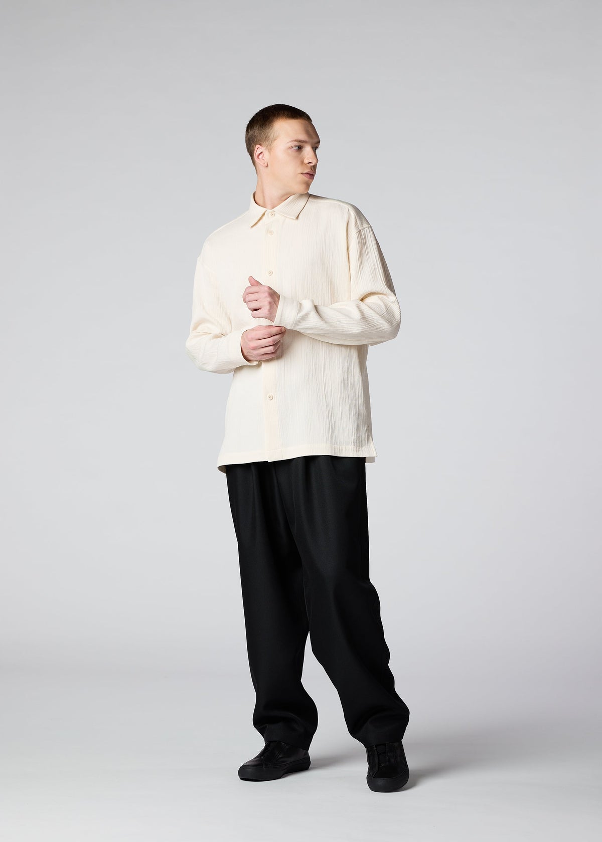 DOUBLE WEAVE CREPE view 8 of 9