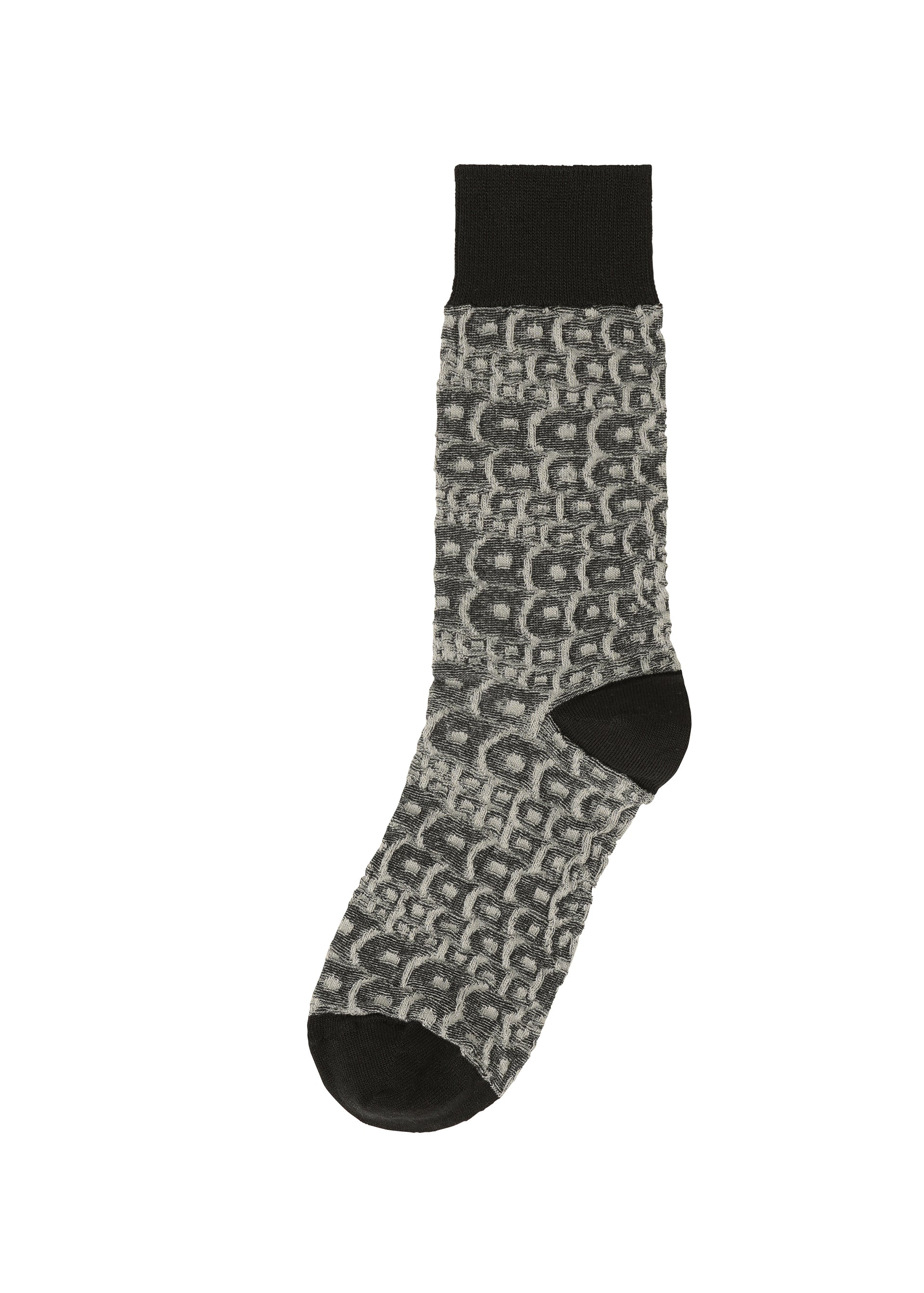 Zoomed view The IM MEN UROKOMON SOCK is a single gray sock with black cuff, heel, and toe, showcasing an abstract geometric pattern inspired by ceramics. Displayed on a white background. - BLACK （no.15）