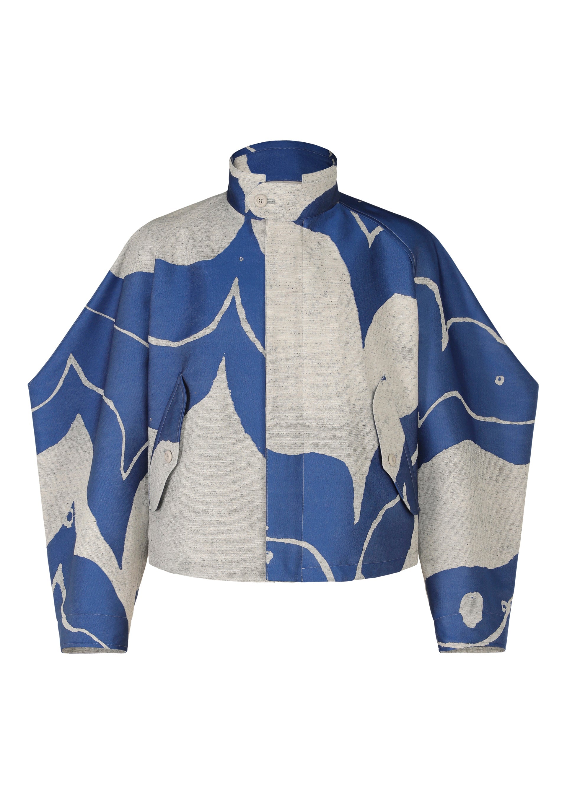Zoomed view The INLAY jacket by IM MEN features a high collar, long sleeves, front buttons, and side flap pockets. Made from recycled polyester, it sports a gray and blue abstract wavy pattern. - BLUE （no.72）