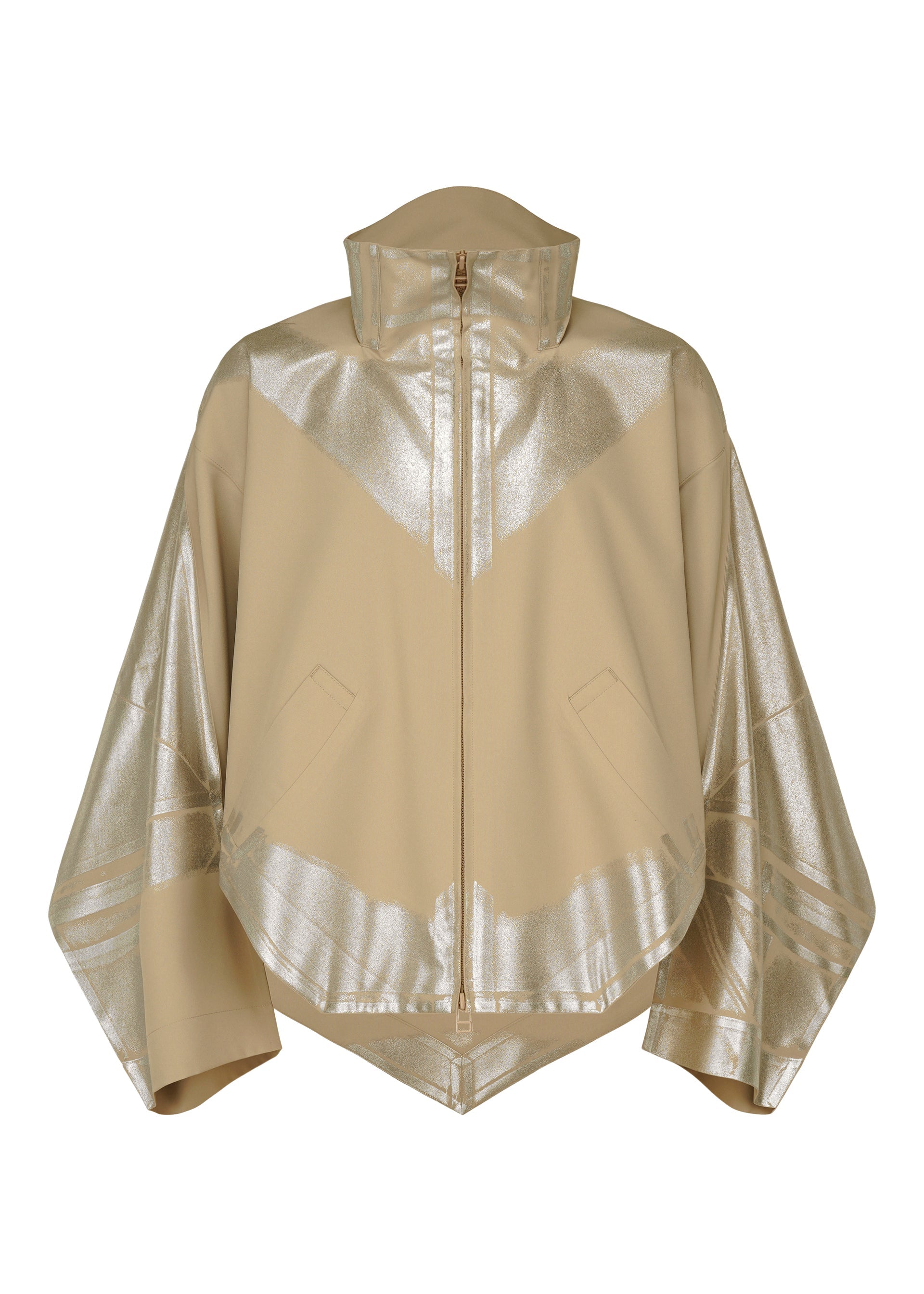Zoomed view The GINTO FLAT by IM MEN is a tan cape-style jacket made from plant-based polyester, featuring metallic silver accents, a high collar, front zipper, and wide draped sleeves inspired by Shoji Kamoda. - LIGHT BEIGE （no.40）