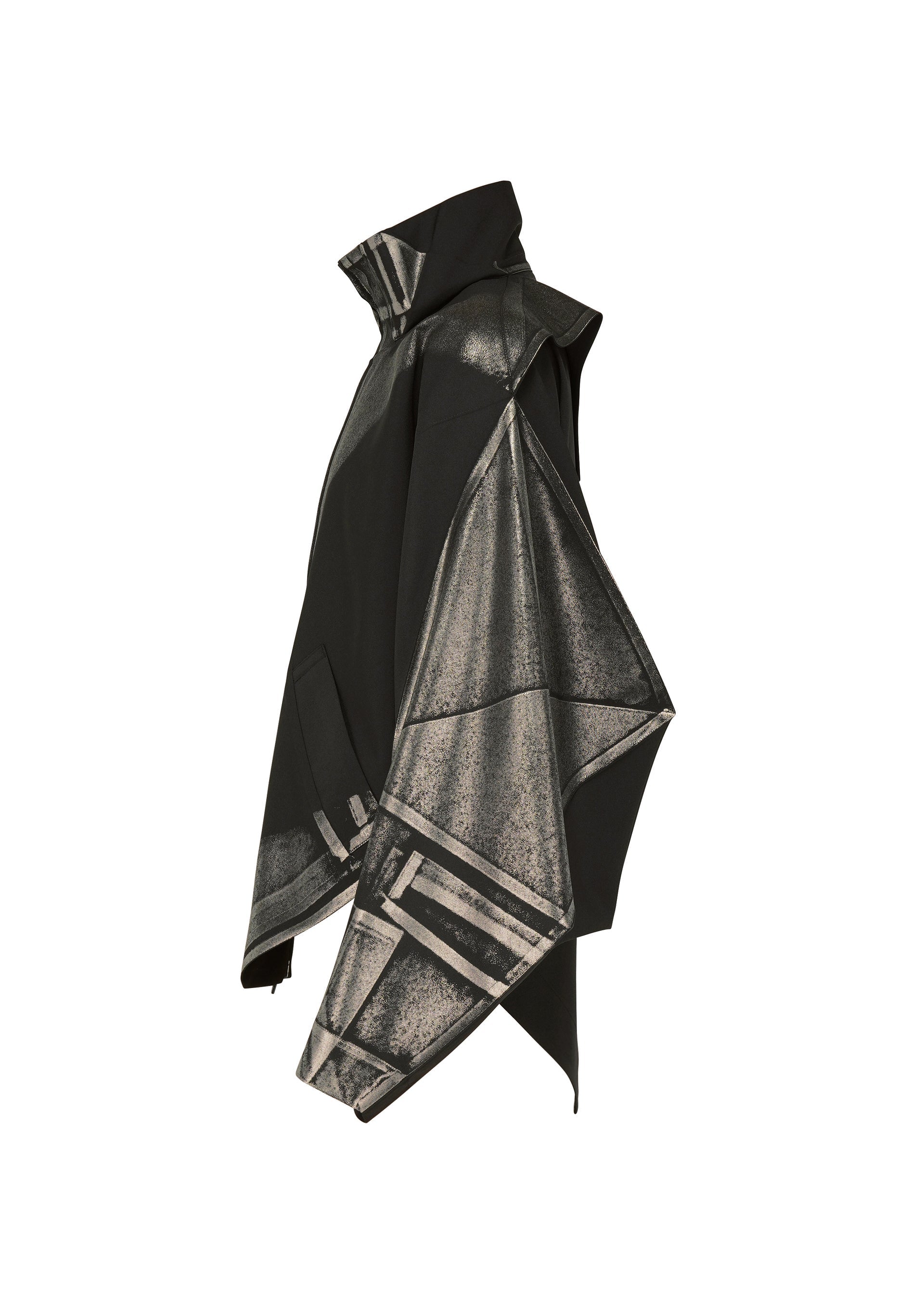 Zoomed view The IM MEN GINTO FLAT jacket features black and silver foil with Shoji Kamoda inspiration, designed for a modern edge.