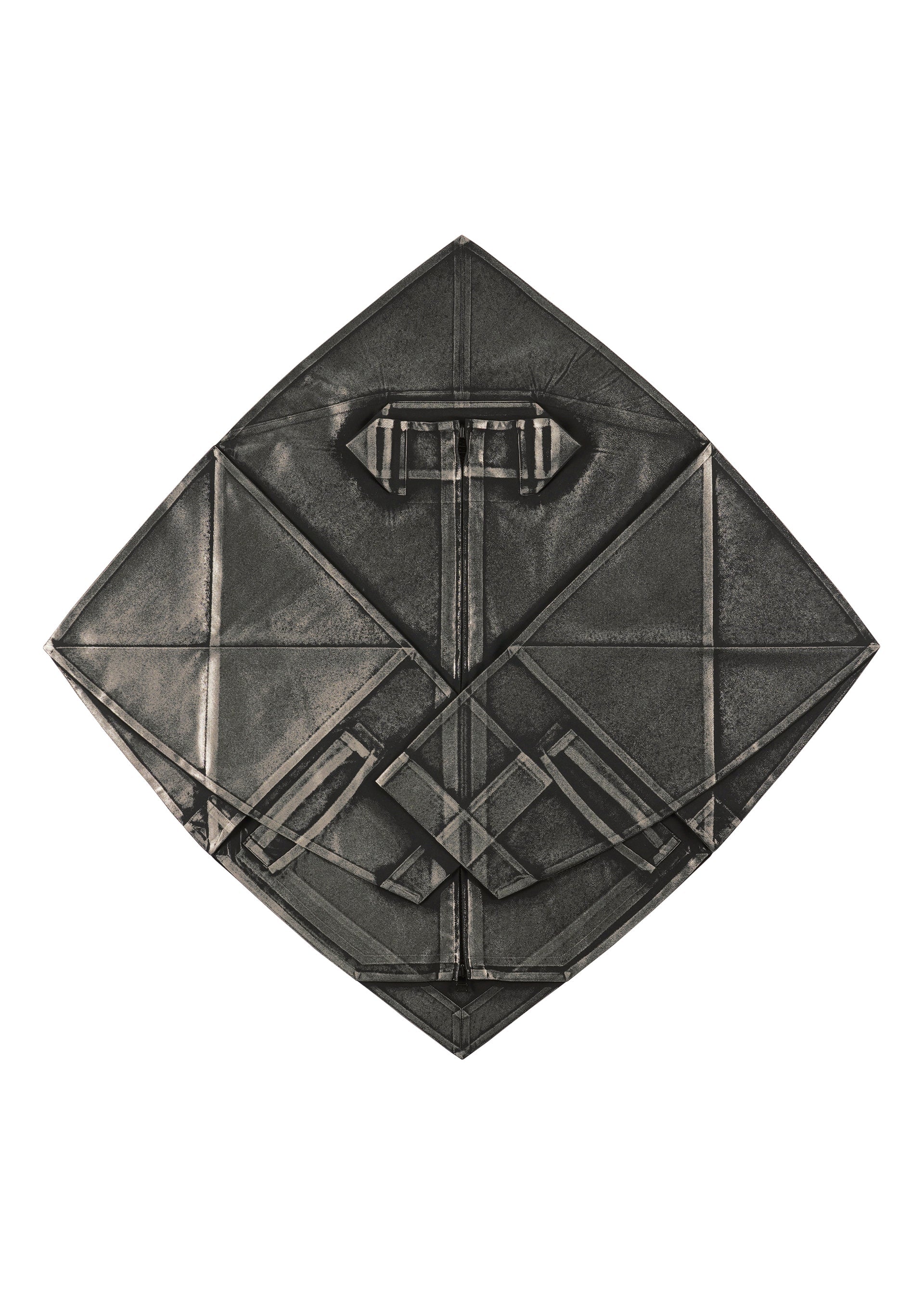 Zoomed view The GINTO FLAT by IM MEN features geometric, diamond origami forms in metallic gray, with symmetrical lines and layered patterns that echo the structured elegance of a silver foil jacket.