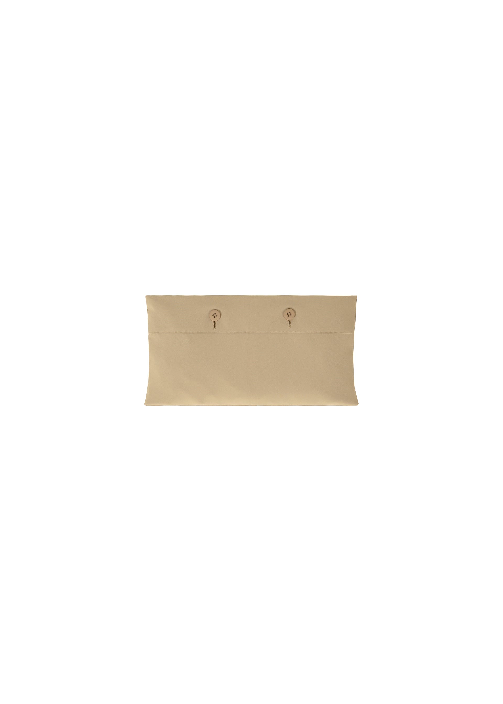 Zoomed view A closed manila envelope from IM MEN's FLAT line, featuring dual string and button closures, sits centered on a white background, resembling a compact, neatly organized portable jacket.