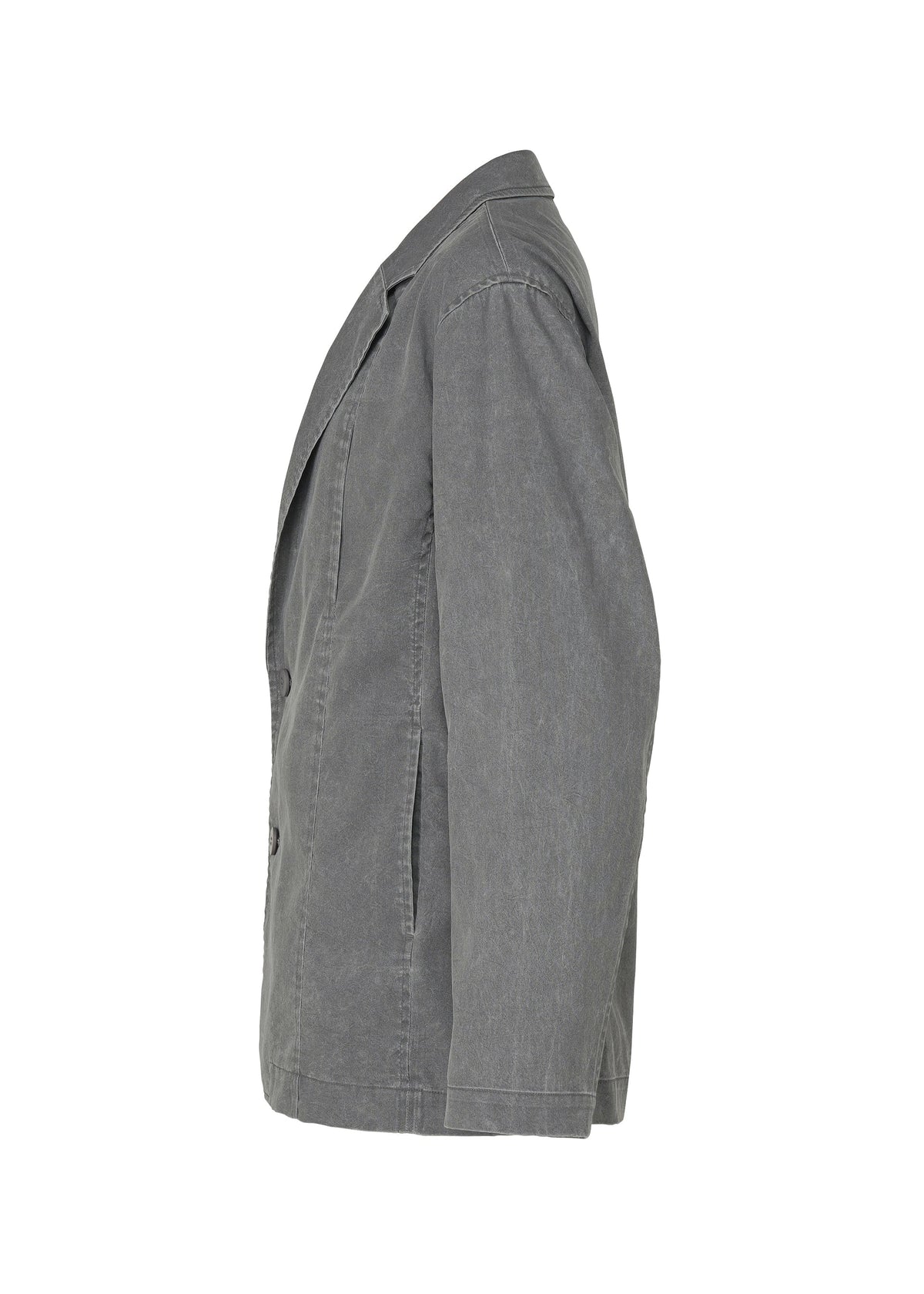 The IM MEN AIR WASH blazer in grey, made from plant-derived polyester, features a relaxed fit, visible seams, notched lapel, and two front pockets. Shown from the side on a white background. view 4 of 8