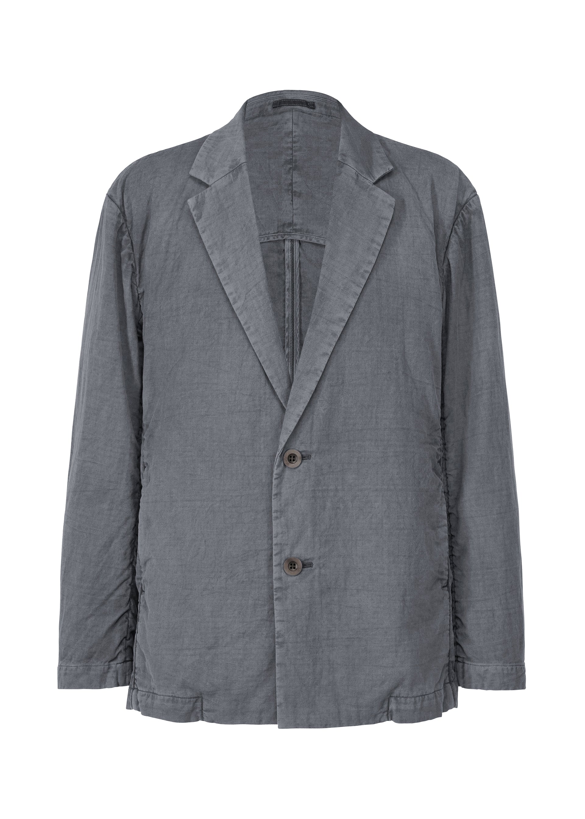 Zoomed view The PIGMENT DOUBLE FACE COTTON blazer by IM MEN is a crinkled, light gray piece with a notched lapel, two buttons, and long sleeves, showcased against a plain white background. - CHARCOAL GRAY （no.13）