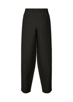IM MEN FLAT BLACK high-waisted, straight-leg pants with an elastic waistband and wrinkle-resistant fabric, shown from the back on a white background.