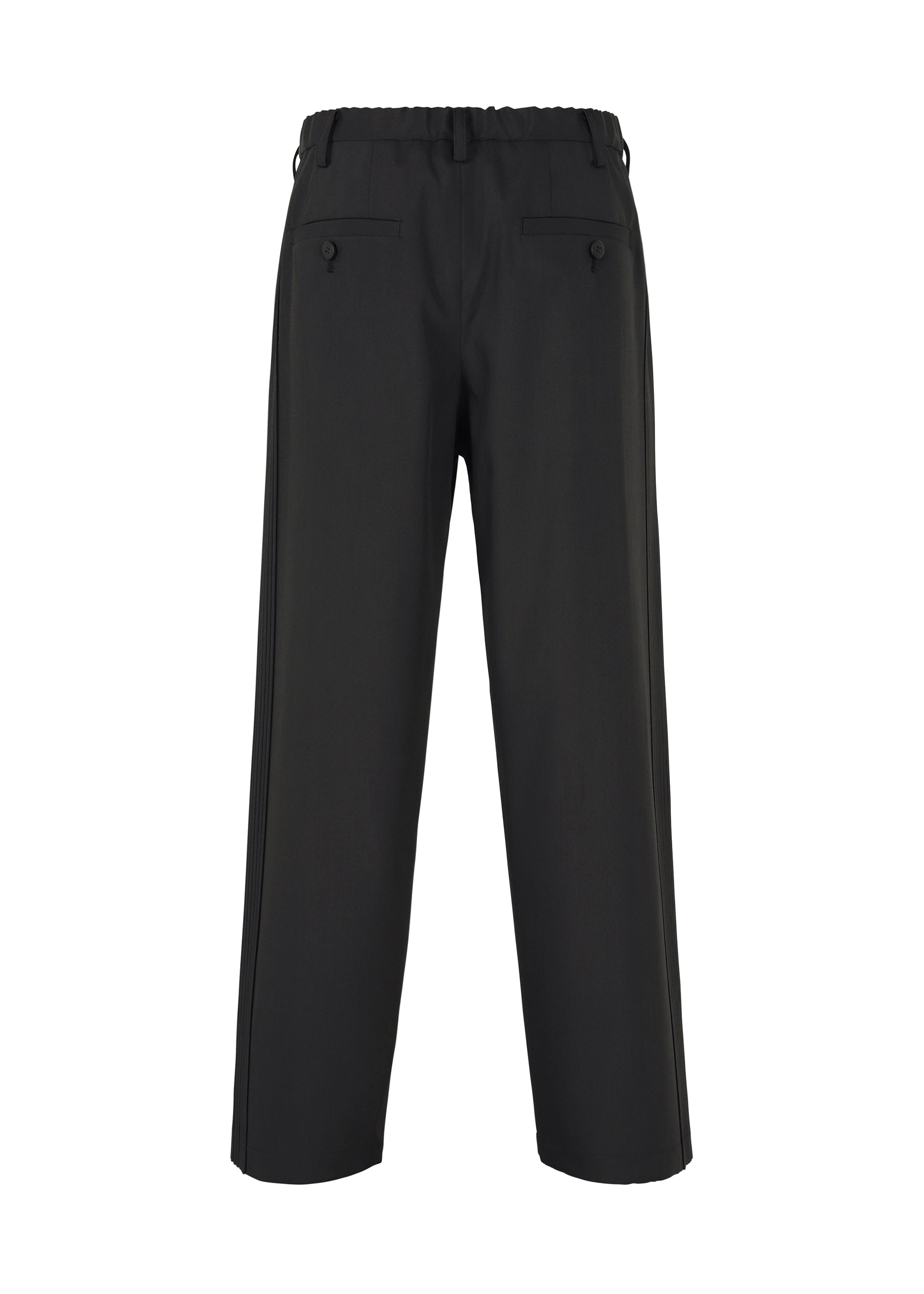 Zoomed view IM MEN's AIR PLEATS BLACK pants offer a loose fit for ease of movement, with two buttoned back pockets and belt loops around the waistband, viewed from the back.