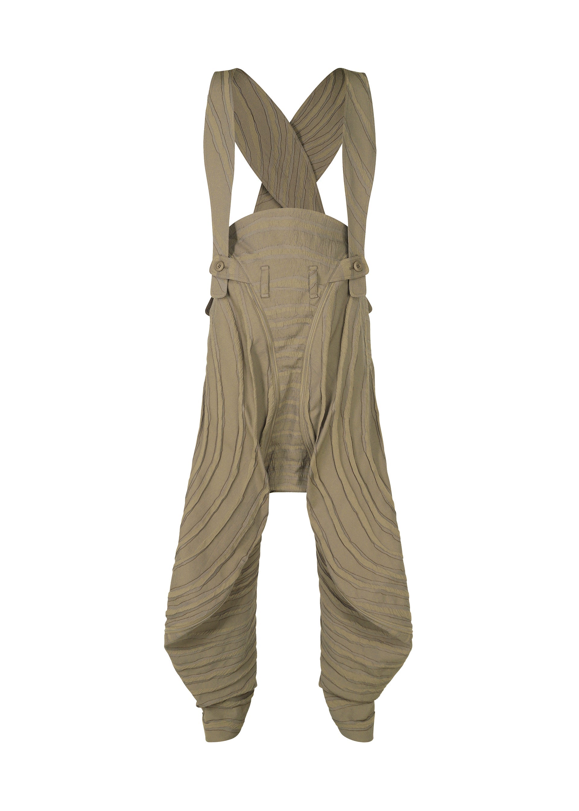 Zoomed view The ENGRAVE pants by IM MEN feature a khaki color, Shoji Kamoda-inspired wide sculpted legs, textured horizontal pleats, and crisscrossed back suspenders for an avant-garde and artfully dimensional look. - DARK BEIGE （no.43）