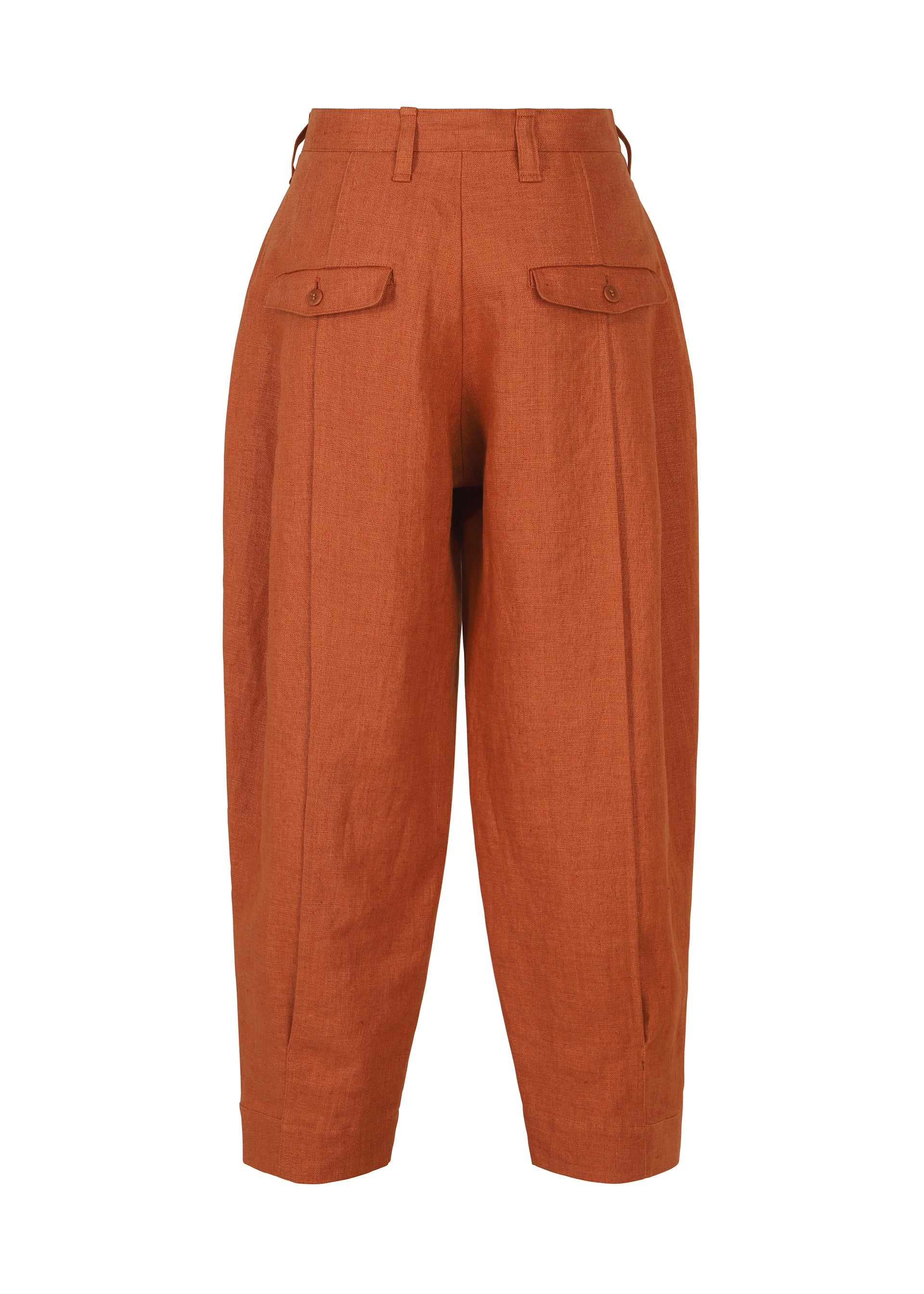 Zoomed view The IM MEN TOUGH LINEN burnt orange high-waisted pants feature front pleats, buttoned flap pockets, belt loops, and a tapered leg in durable linen with natural texture, shown on a plain white background.