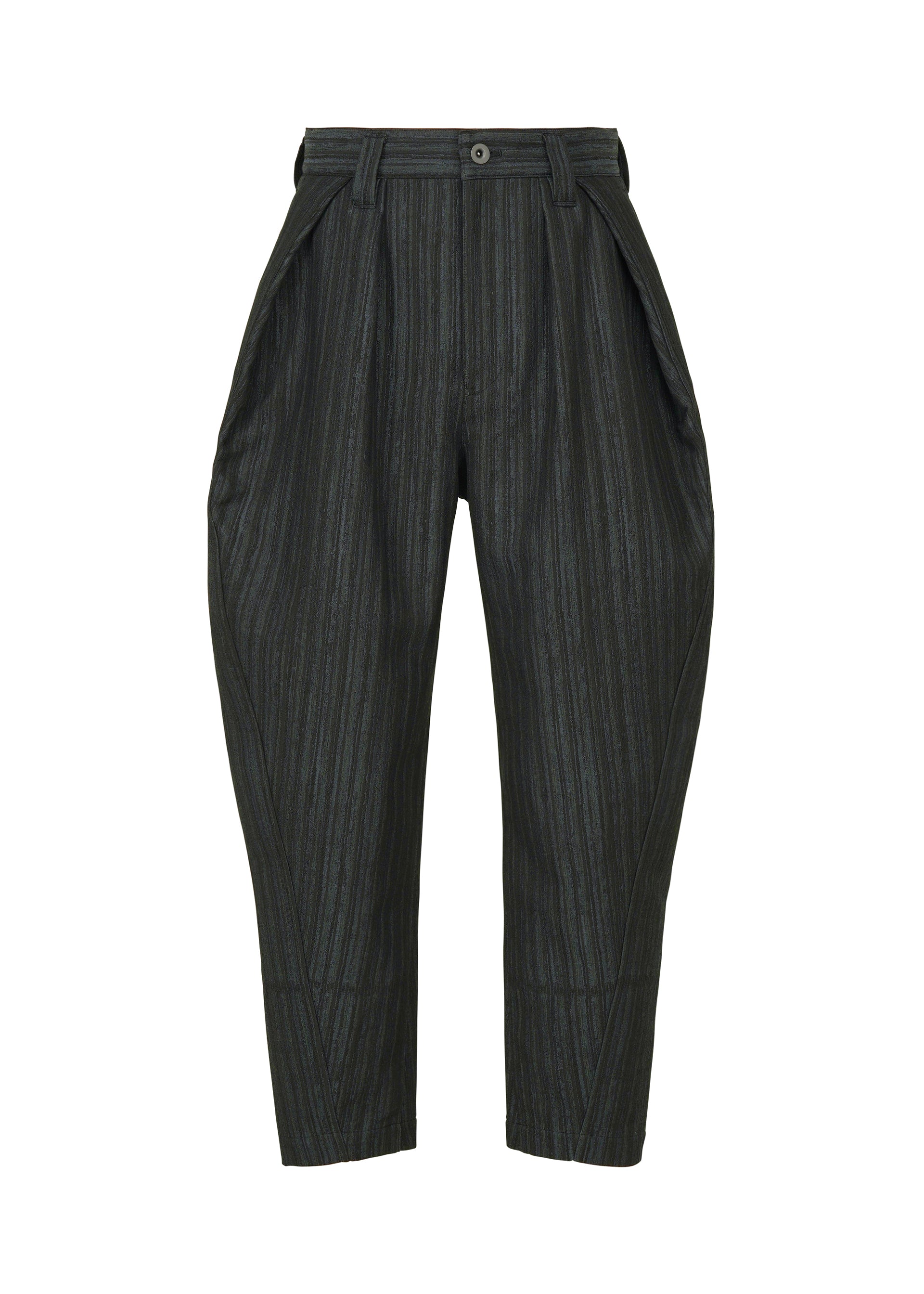 Zoomed view IM MEN's CURVINESS pants are high-waisted, dark gray pinstriped cotton-linen trousers with a pleated front, tapered legs, and slanted side pockets, shown on a white background. - CHARCOAL GRAY （no.13）