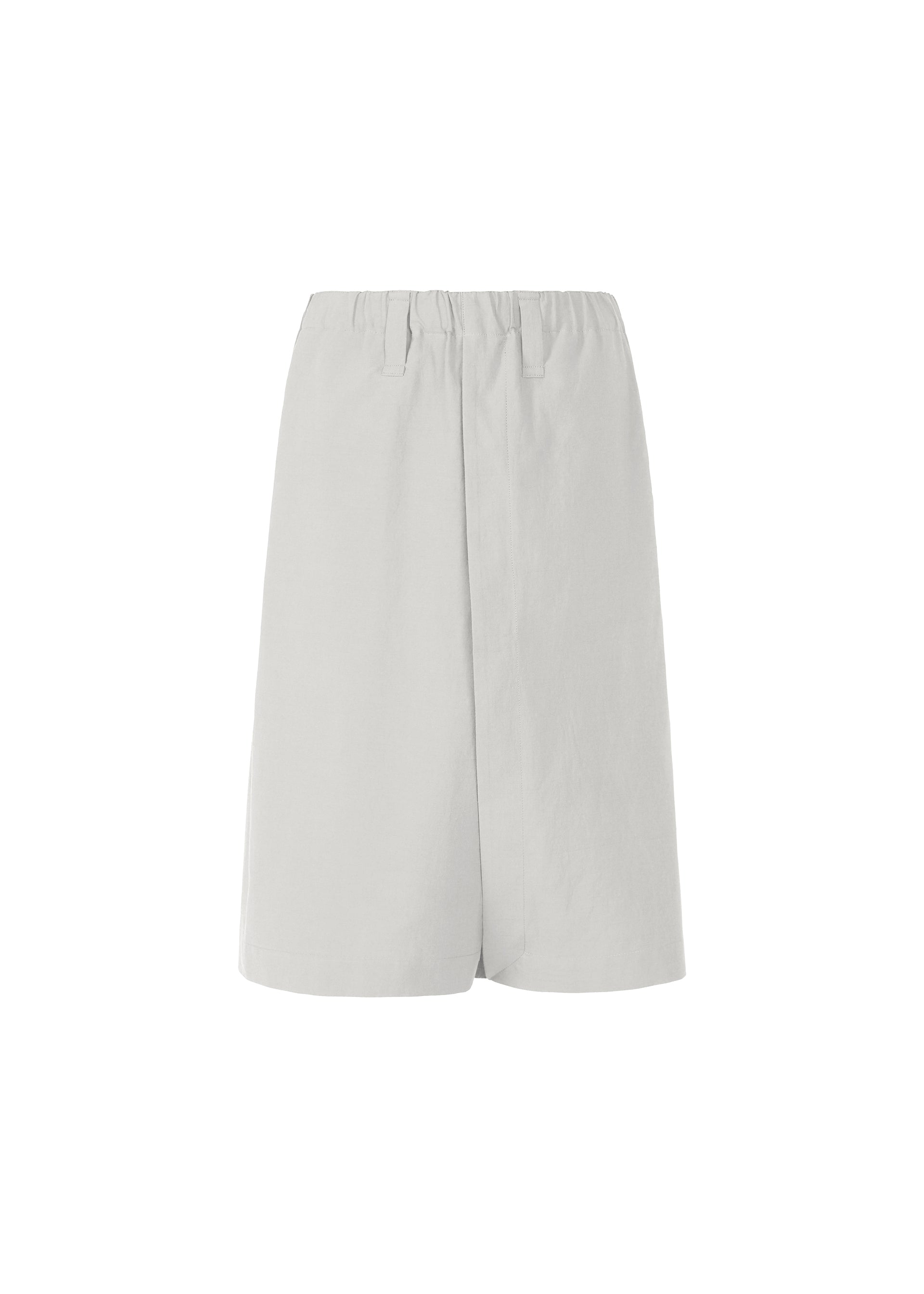 Zoomed view The NAVY BOTTOMS by IM MEN are knee-length skirts in light gray with a straight cut and elastic waistband, made from breathable fabric and shown on a plain white background. - LIGHT GRAY （no.11）