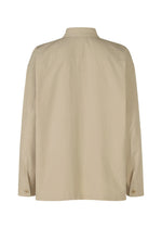 The IM MEN WHITE SHIRT is a long-sleeved cotton-linen shirt shown from the back, with a collar and buttoned cuffs. Its lightweight, smooth fabric and clean design make it ideal for formal occasions.