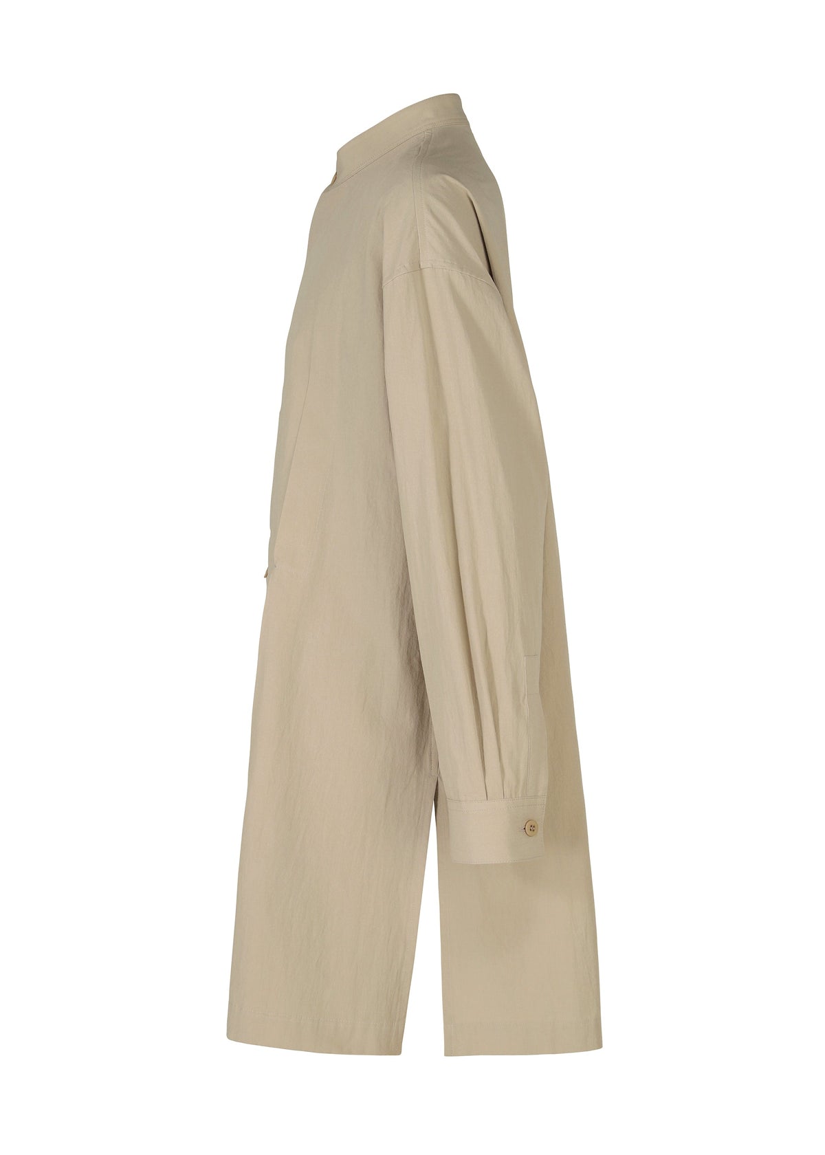 The WHITE SHIRT by IM MEN is a white cotton-linen long shirt with a mandarin collar, relaxed fit, buttoned cuffs, and a straight hem to mid-thigh—perfect for formal occasions or smart-casual wear. view 4 of 8