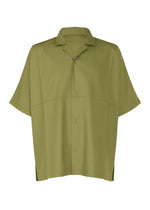 The IM MEN COMPACT SHIRT is an olive green, short-sleeve button-up with a relaxed fit, pointed collar, and two visible front buttons. Made from smooth, wrinkle-resistant fabric for easy care and everyday wear. - KHAKI （no.65）