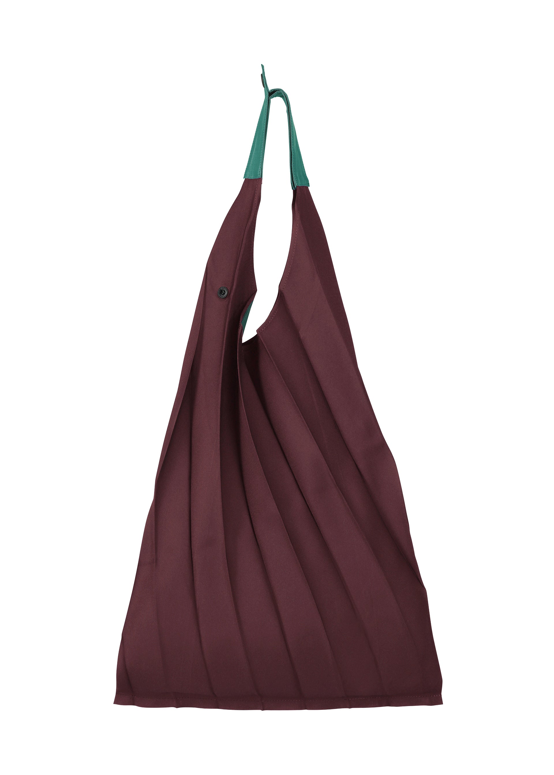 Zoomed view The GURU GURU by IM MEN is a maroon foldable tote with green handles, handmade pleats, an S-shaped curve for a sculptural look, and a top button closure. - BORDEAUX （no.84）