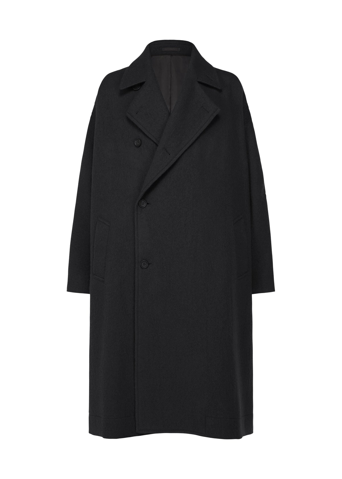 Zoomed view The IM MEN FULLER WOOL is a long black double-breasted coat with wide lapels, two front pockets, an oversized fit, and a subtle fluffy texture, shown against a plain white background. - BLACK （no.15）