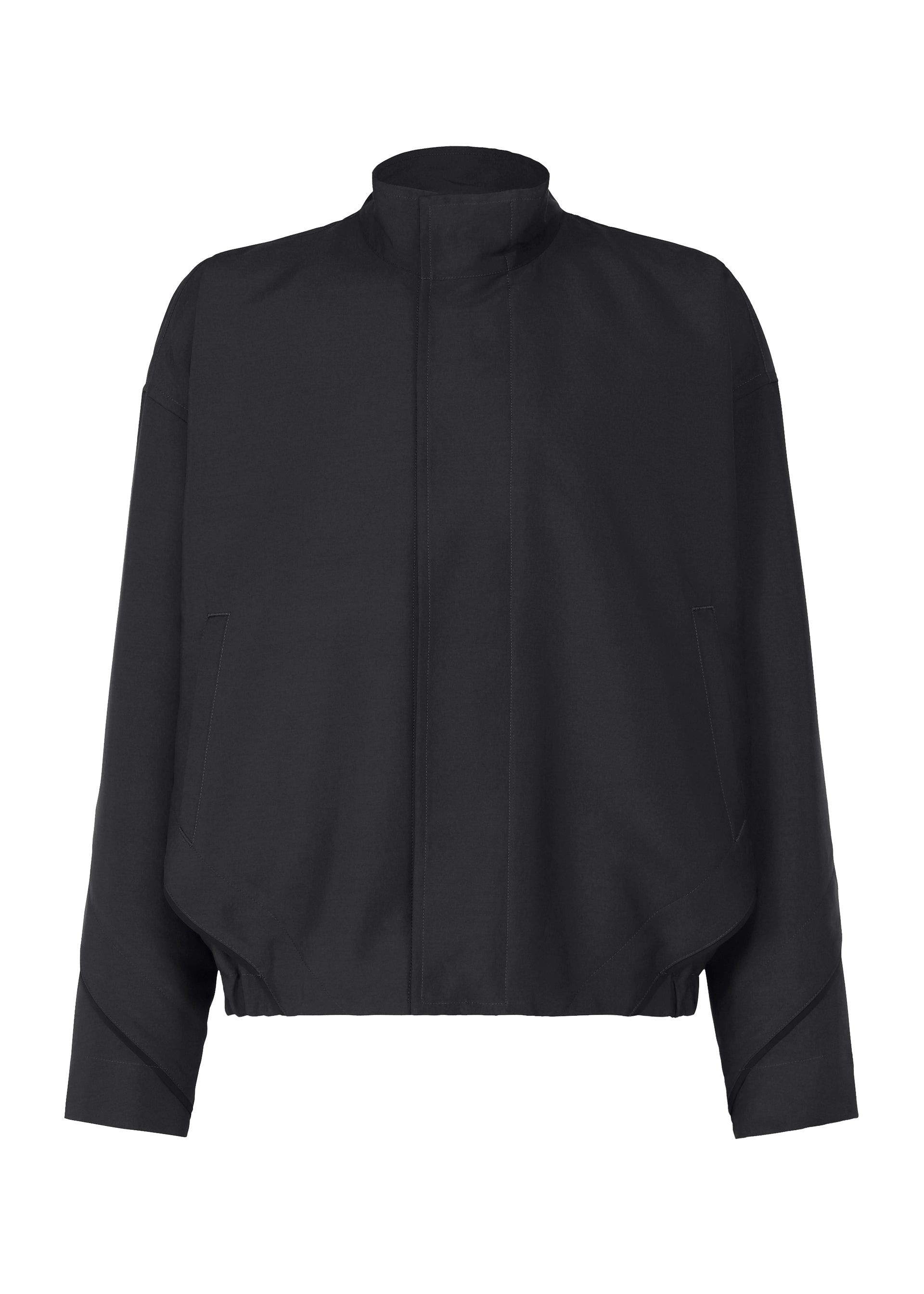 Zoomed view The FLUENT jacket by IM MEN is a black, long-sleeve, collarless piece with a high neckline, front closure, side pockets, loose fit, slightly dropped shoulders, and a cinched waist hem. - BLACK （no.15）