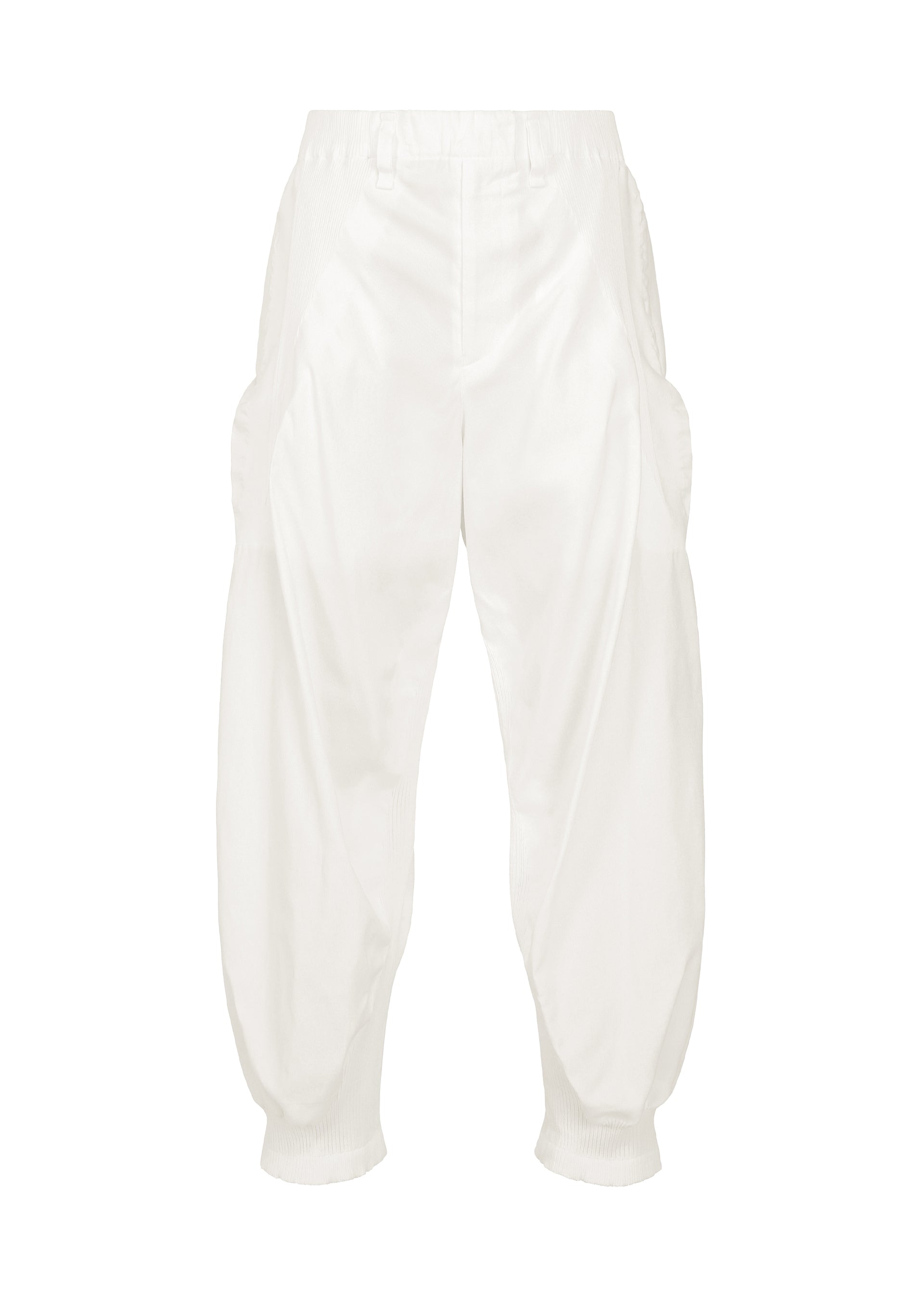 Zoomed view CLAY by IM MEN: High-waisted, white voluminous pants featuring a relaxed fit, gathered ankles, and oversized side pockets, shown against a plain white background. - WHITE （no.01）
