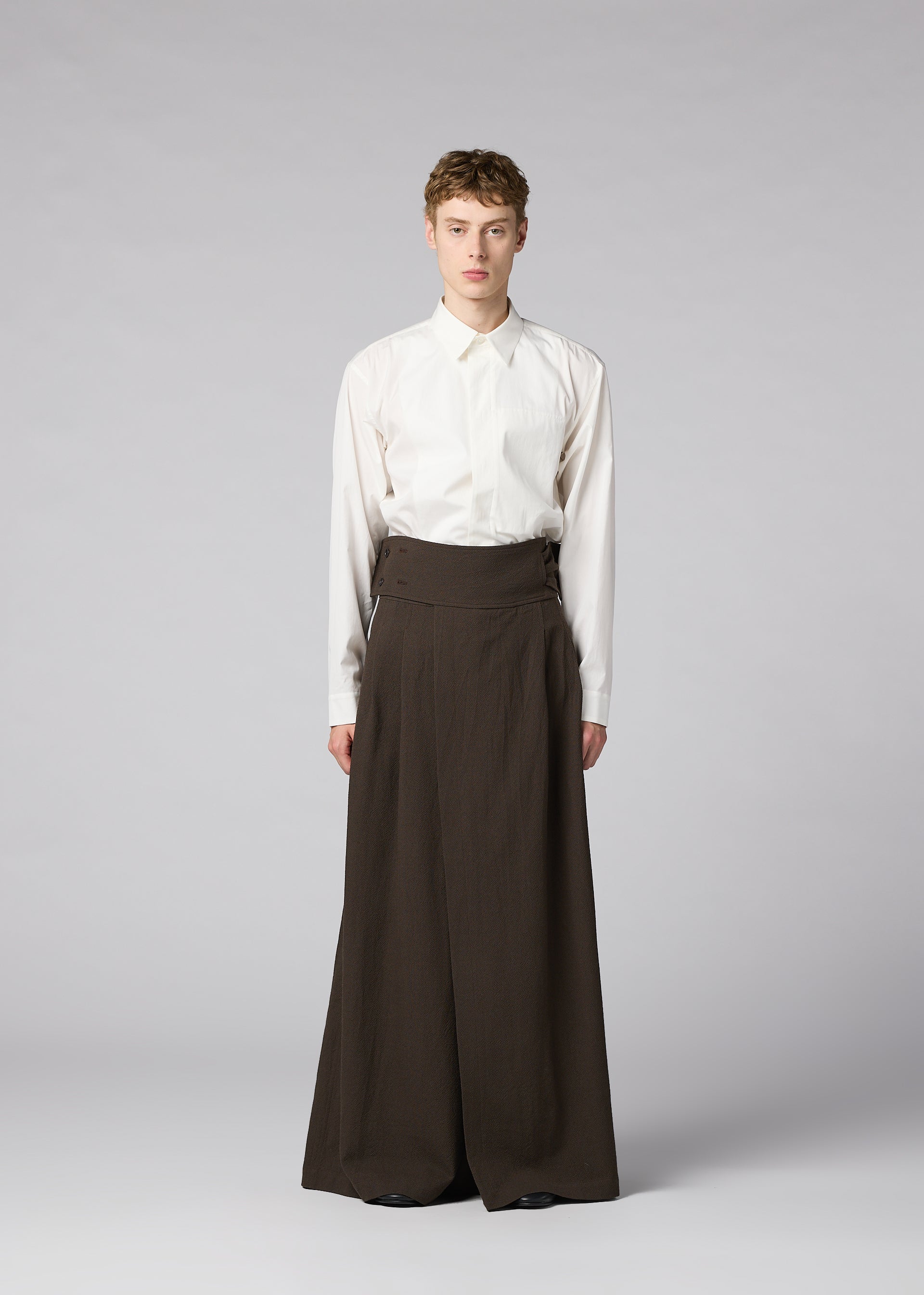 パンツ ISSEY MIYAKE CARAVAN MEN / PANTS – ISSEY MIYAKE ONLINE STORE
