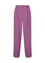 High-waisted, straight-leg purple matte wool trousers by IM MEN, from the FRONT BACK collection. Featuring belt loops, a button closure, and front pleats, these men’s autumn-winter pants are displayed on a white background. - PURPLE （no.81）