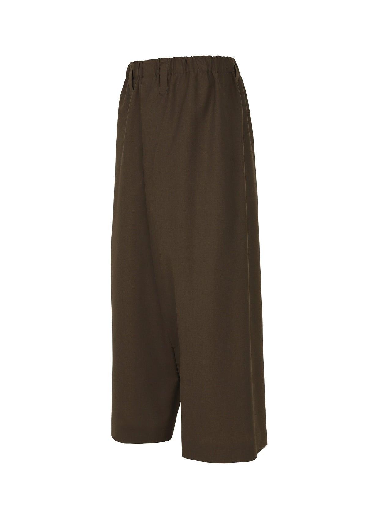 The IM MEN SUAVE are loose-fitting, knee-length brown sarouel pants with an elastic waistband and a relaxed silhouette, shown against a white background. view 5 of 9