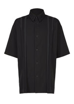 The IM MEN CLAY SHIRT is a black, short-sleeved cotton shirt with a collar and two vertical stripes on the front. - BLACK （no.15）
