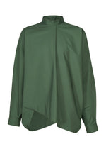 The IM MEN 140/2 SHIRT is a dark green, long-sleeved band collar shirt with a high neck, asymmetrical hem, relaxed fit, slight sheen, buttoned cuffs, and soft two-ply cotton for comfort. - GREEN （no.62）