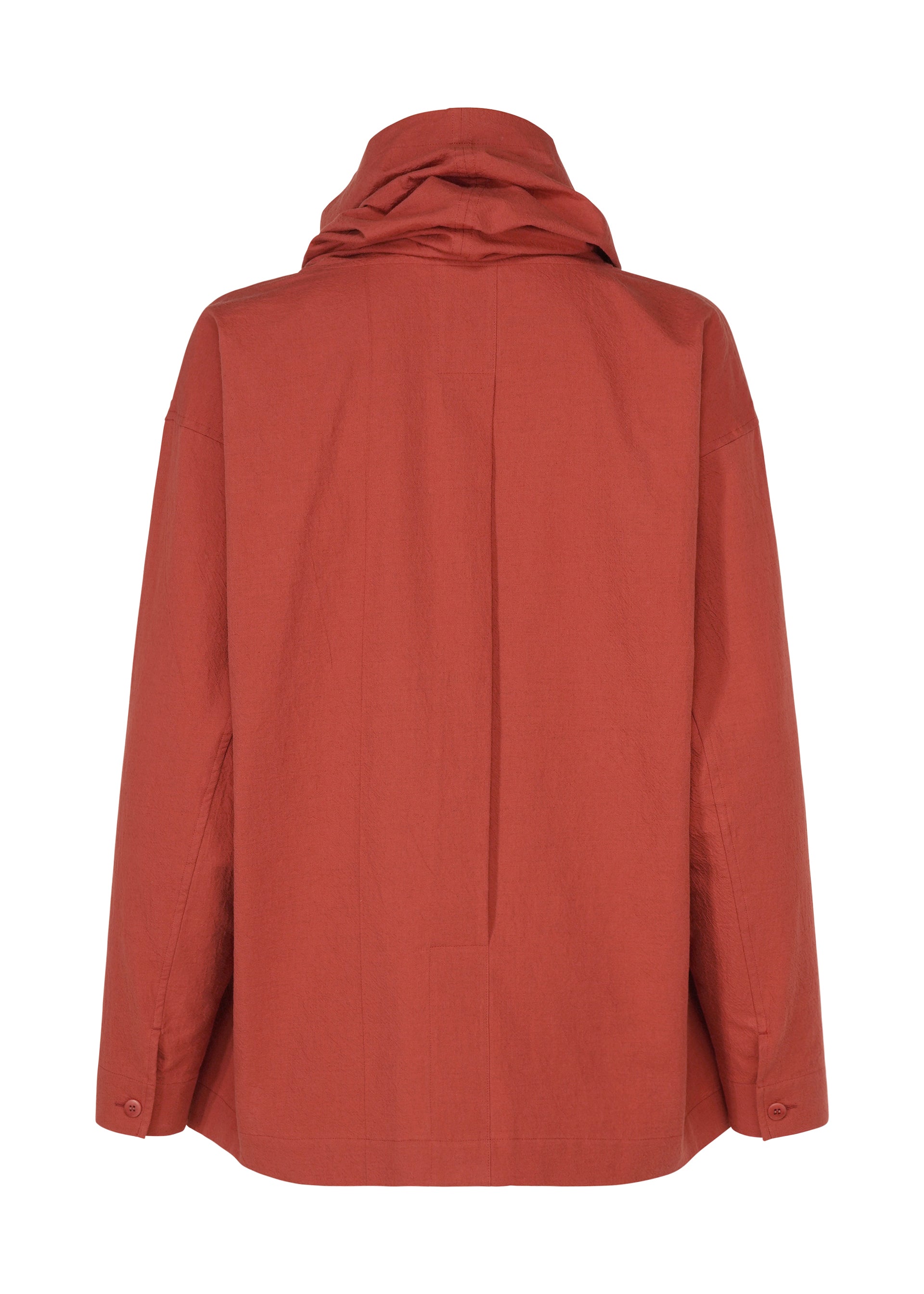 Zoomed view A rust-colored, long-sleeve jacket with a high collar from IM MEN, viewed from the back. Made from lightweight and durable COTTON YAK fabric, this piece offers comfort and ease. Inspired by the IM MEN Autumn Winter 2026/27 collection, it features a relaxed, loose fit with buttoned cuffs for a modern yet timeless silhouette.