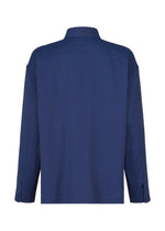 The IM MEN DOUBLE WEAVE CREPE is a long-sleeved, textured navy shirt shown from the back, with a collar and buttoned cuffs in soft double-weave cotton.