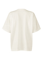 Back view of the TURN jersey T-shirt by IM MEN in off-white. This short-sleeved shirt features a relaxed fit, simple stitching, and a minimalist design, shown on a white background for a clean and classic look.