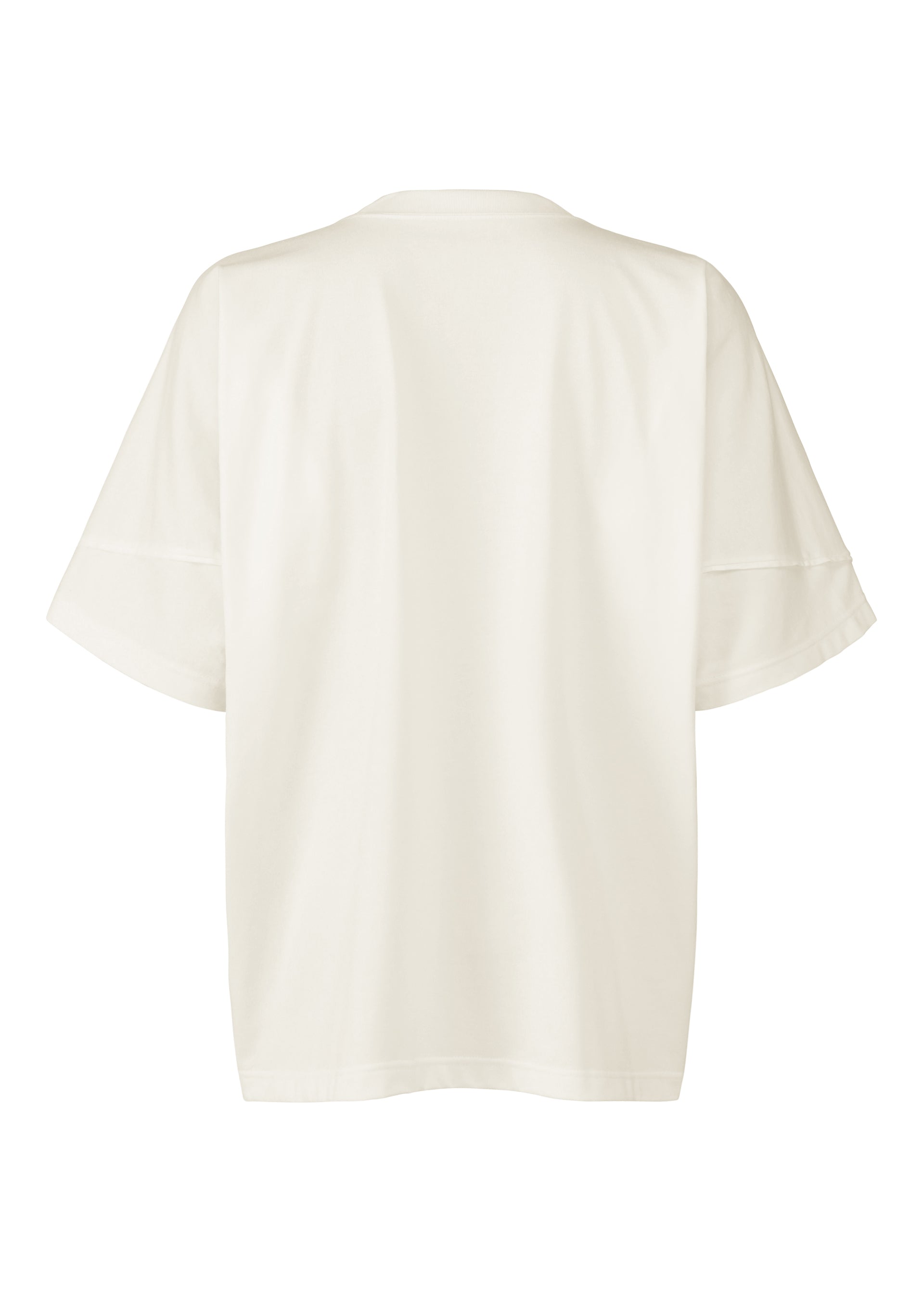 Zoomed view Back view of the TURN jersey T-shirt by IM MEN in off-white. This short-sleeved shirt features a relaxed fit, simple stitching, and a minimalist design, shown on a white background for a clean and classic look.