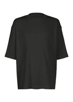 The IM MEN CREPE TUCK JERSEY is an oversized short-sleeve T-shirt in plain black, featuring a crew neckline and crafted from soft jersey fabric, shown against a white background. - BLACK （no.15）