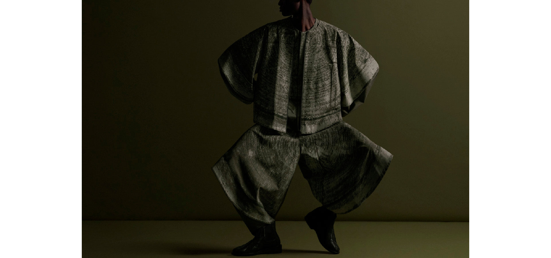 イッセイミヤケ⚪タンクトップ⚪FREE SIZE⚪【極美品】 ONLINE STORE – ISSEY MIYAKE ONLINE STORE