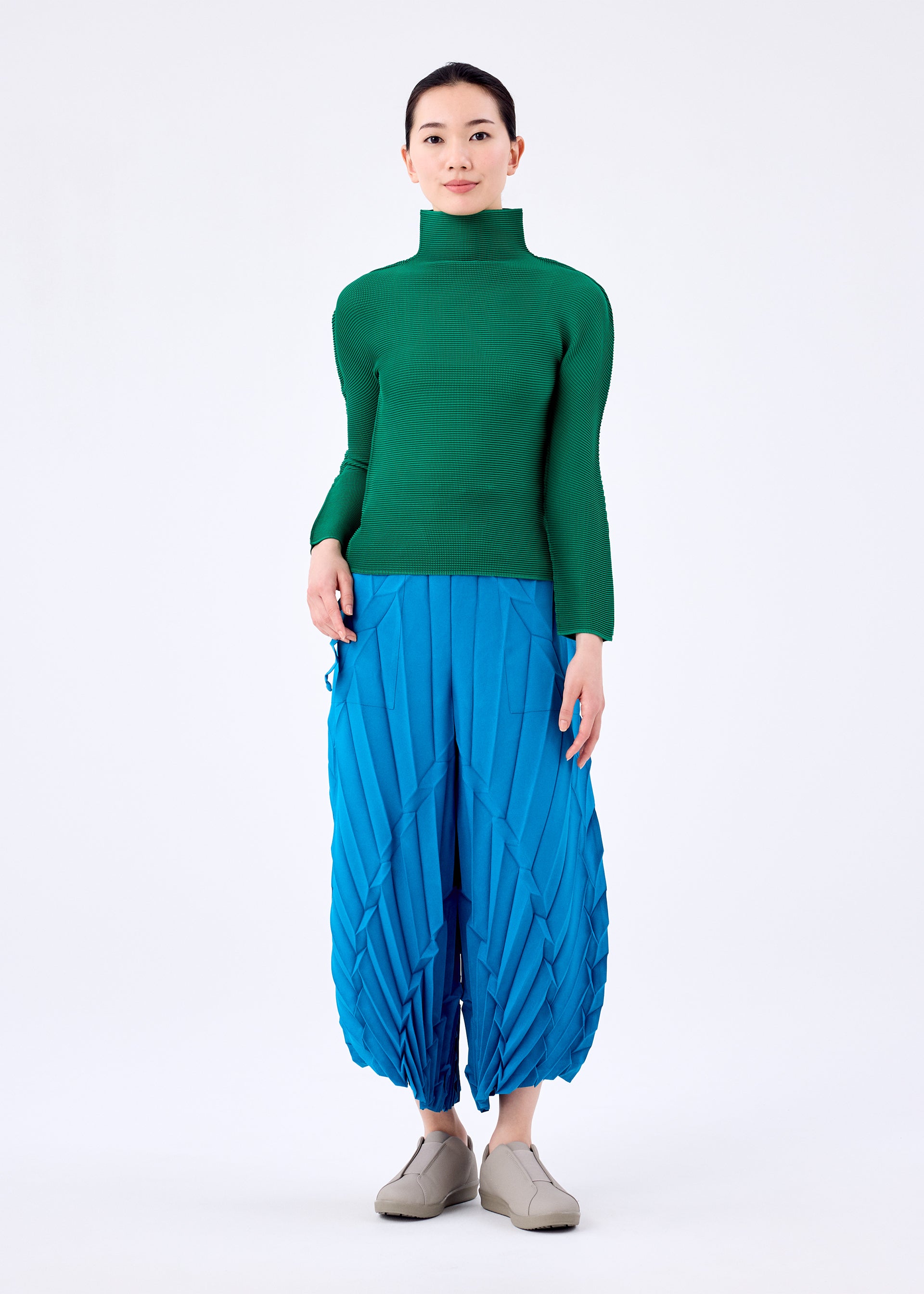 TREE PLEATS PANTS